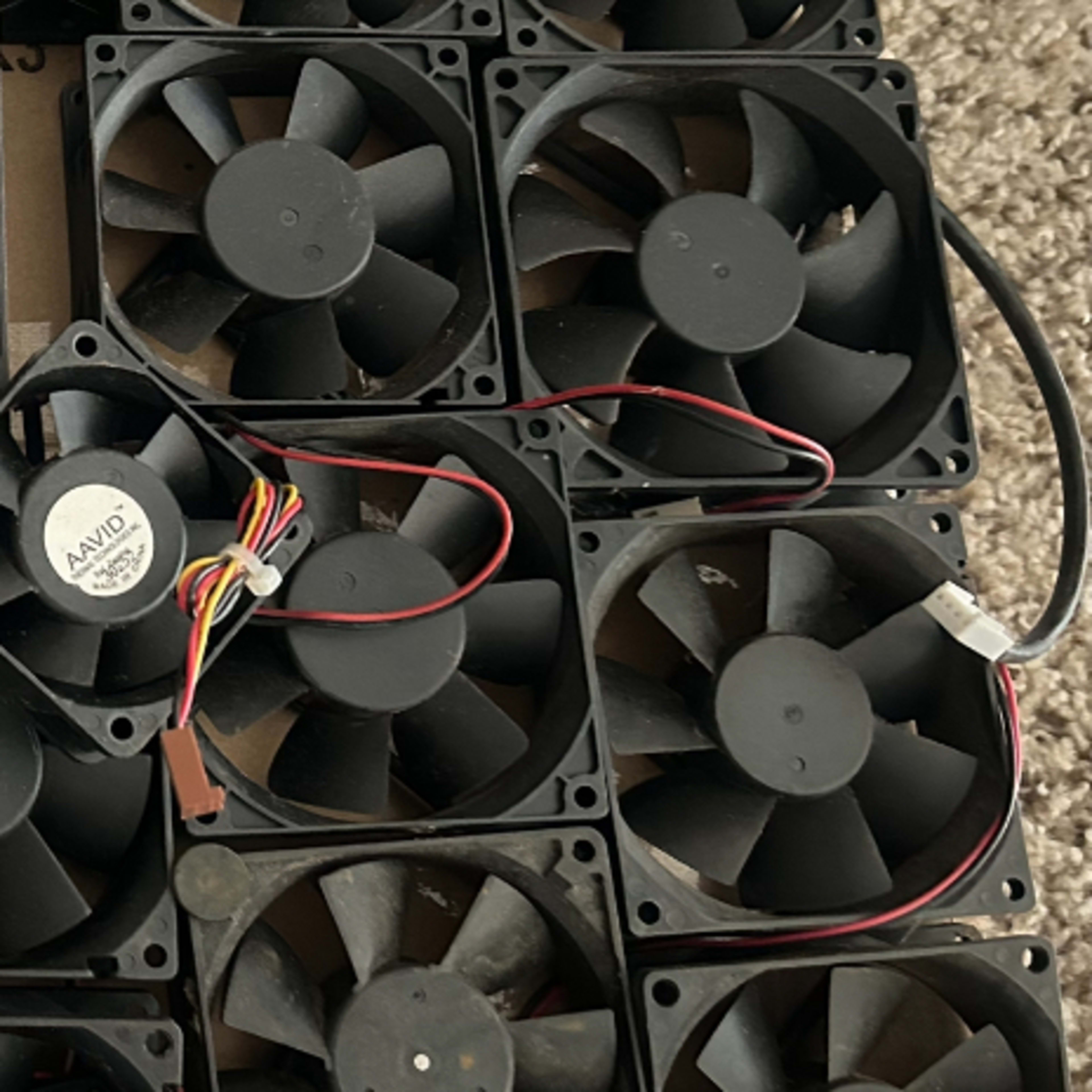 25 Brushless Computer Fans