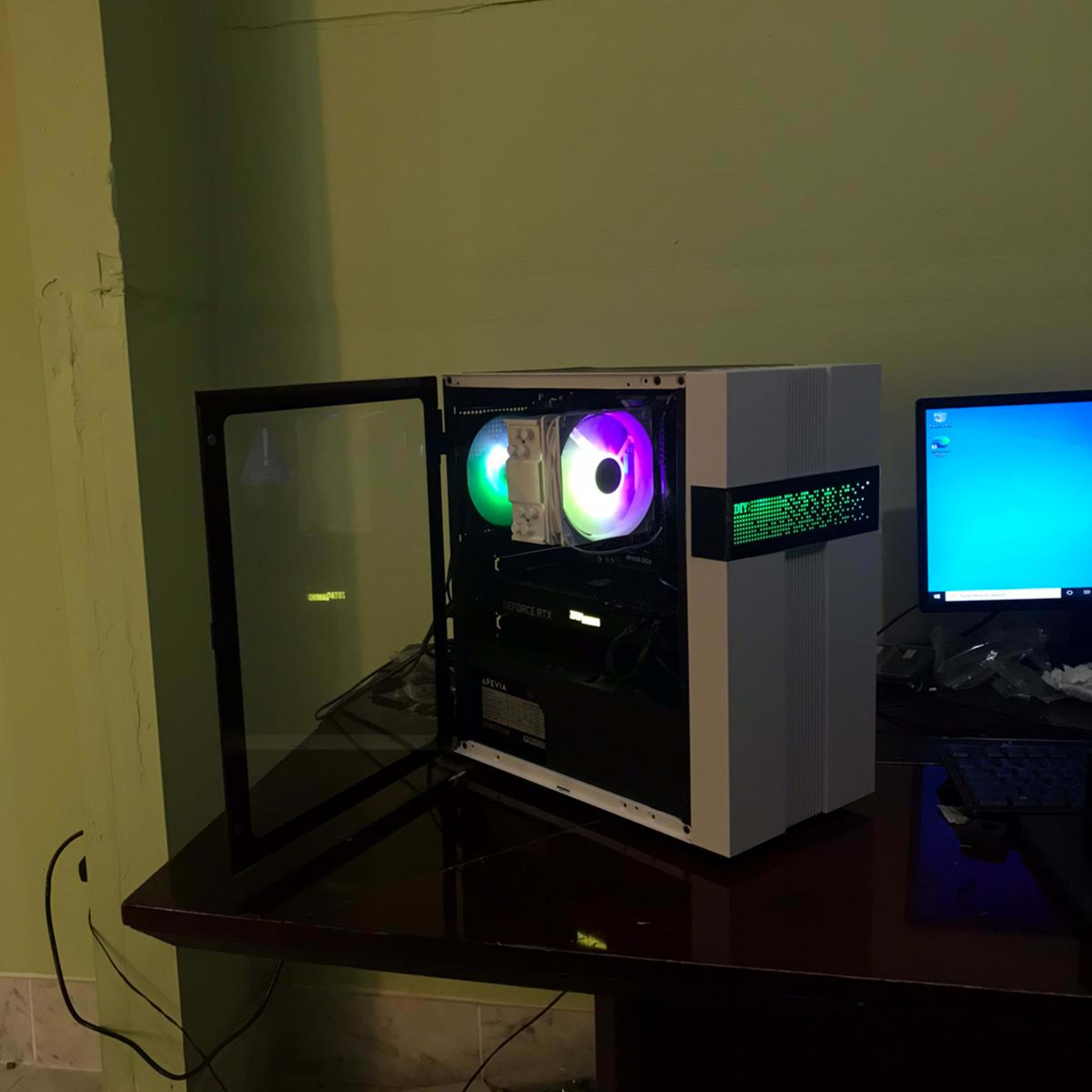 WHITE HIGH END GAMING PC