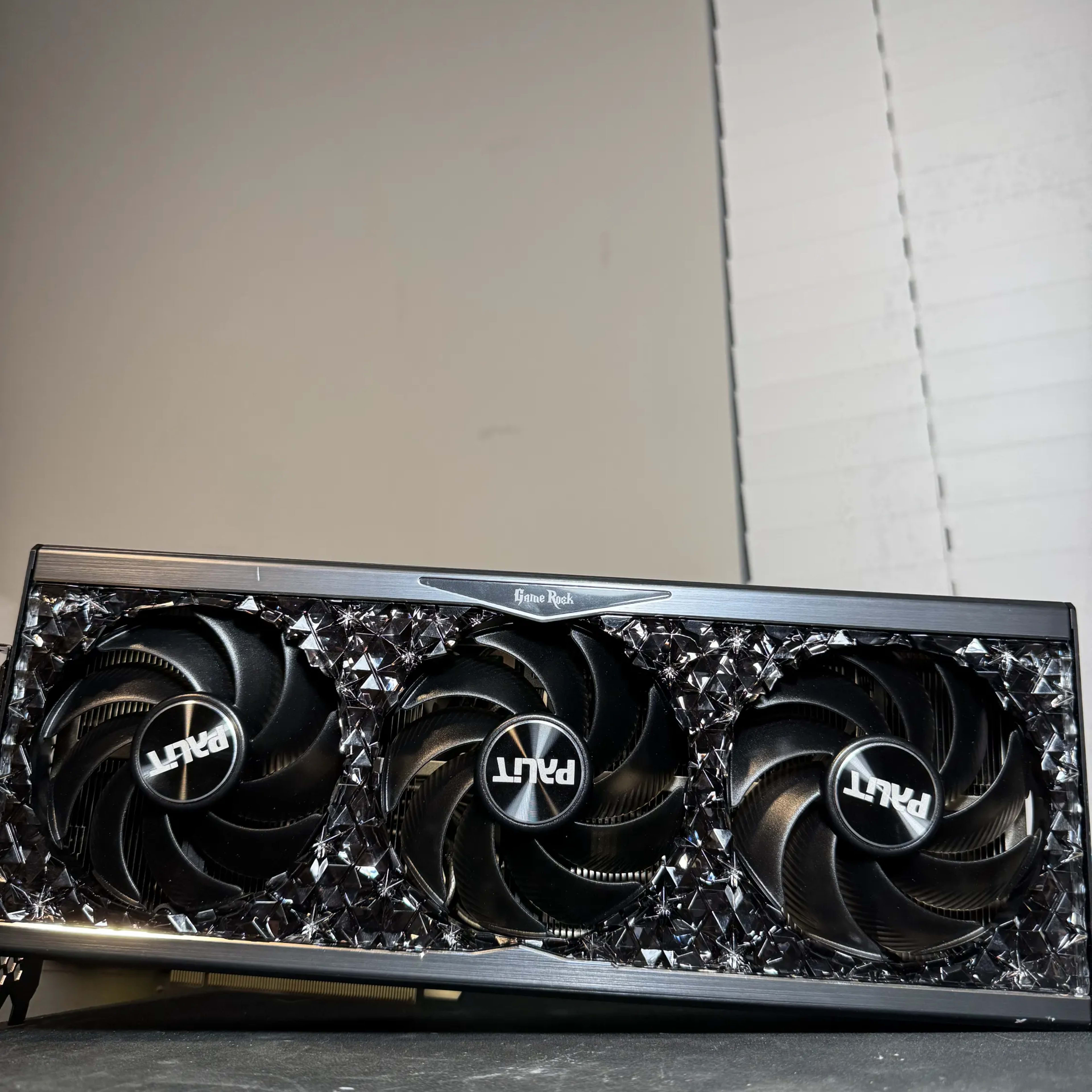 PALIT GeForce RTX 4090 GameRock 24GB | Jawa PALIT GeForce RTX 4090 GameRock 24GB | Jawa