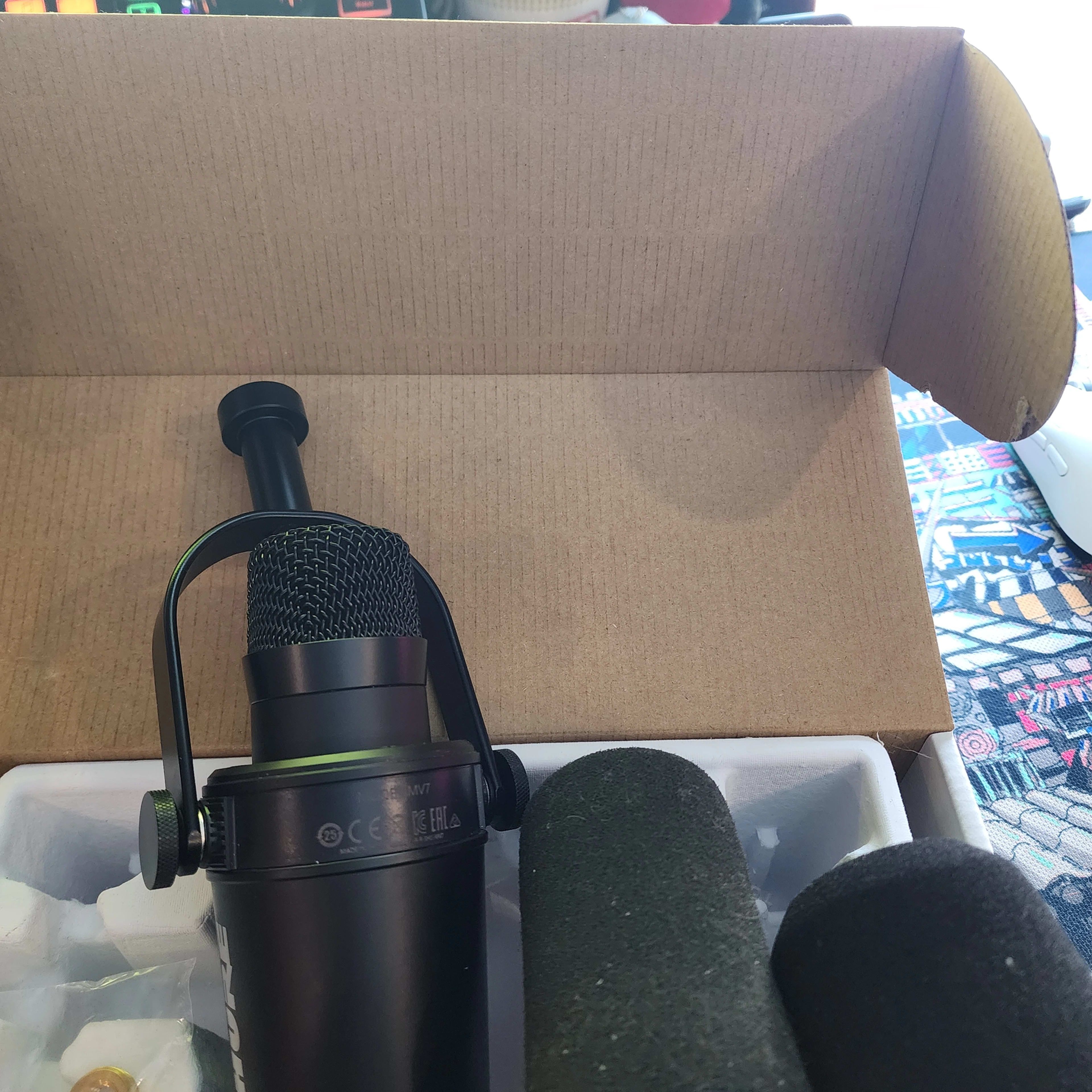 SHURE MV7 Dynamic Microphone; USED w/ Pop Filter