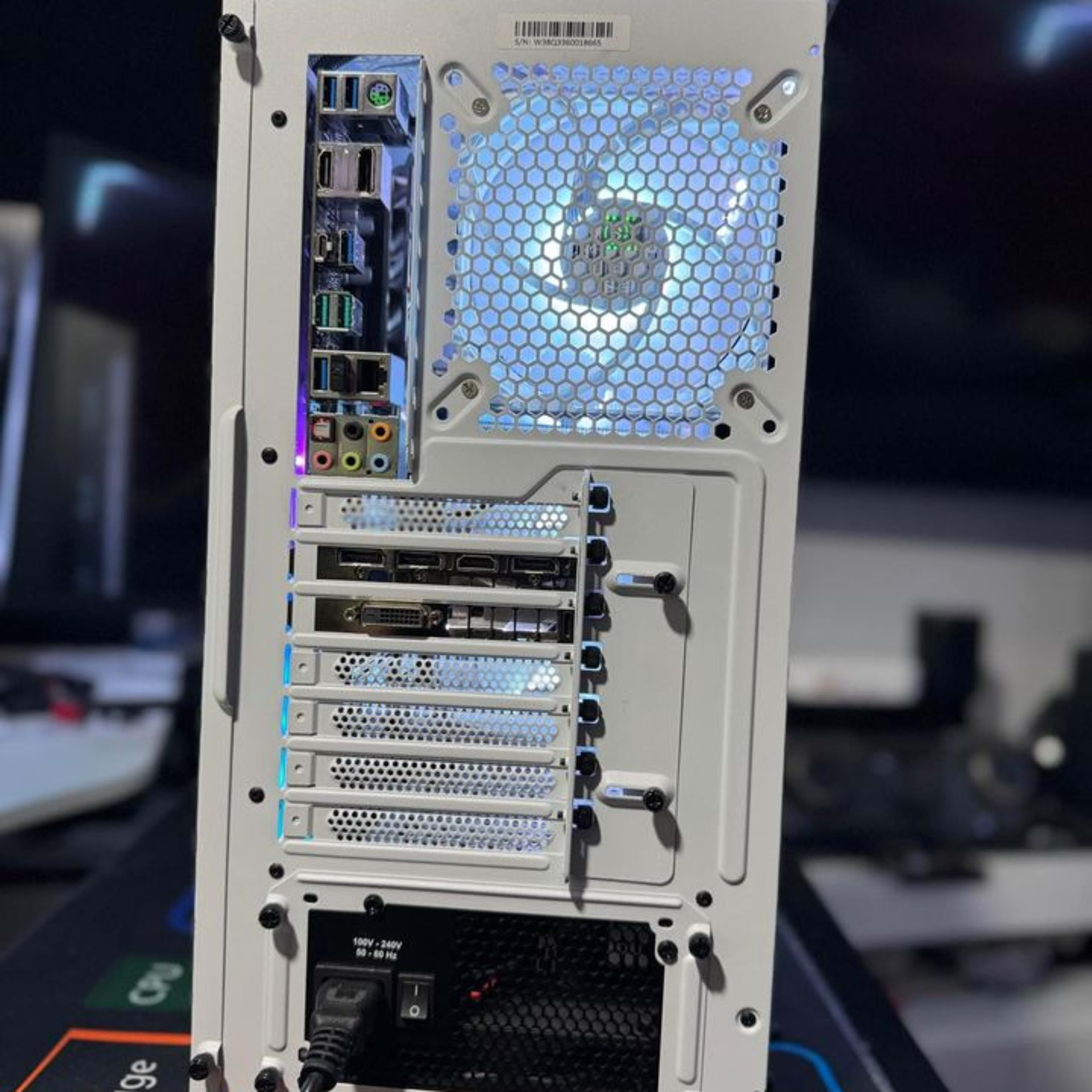 All white RGB Gaming PC - Ryzen 5 2600X - GTX 1070 - 32GB All white RGB Gaming PC - Ryzen 5 2600X - GTX 1070 - 32GB
