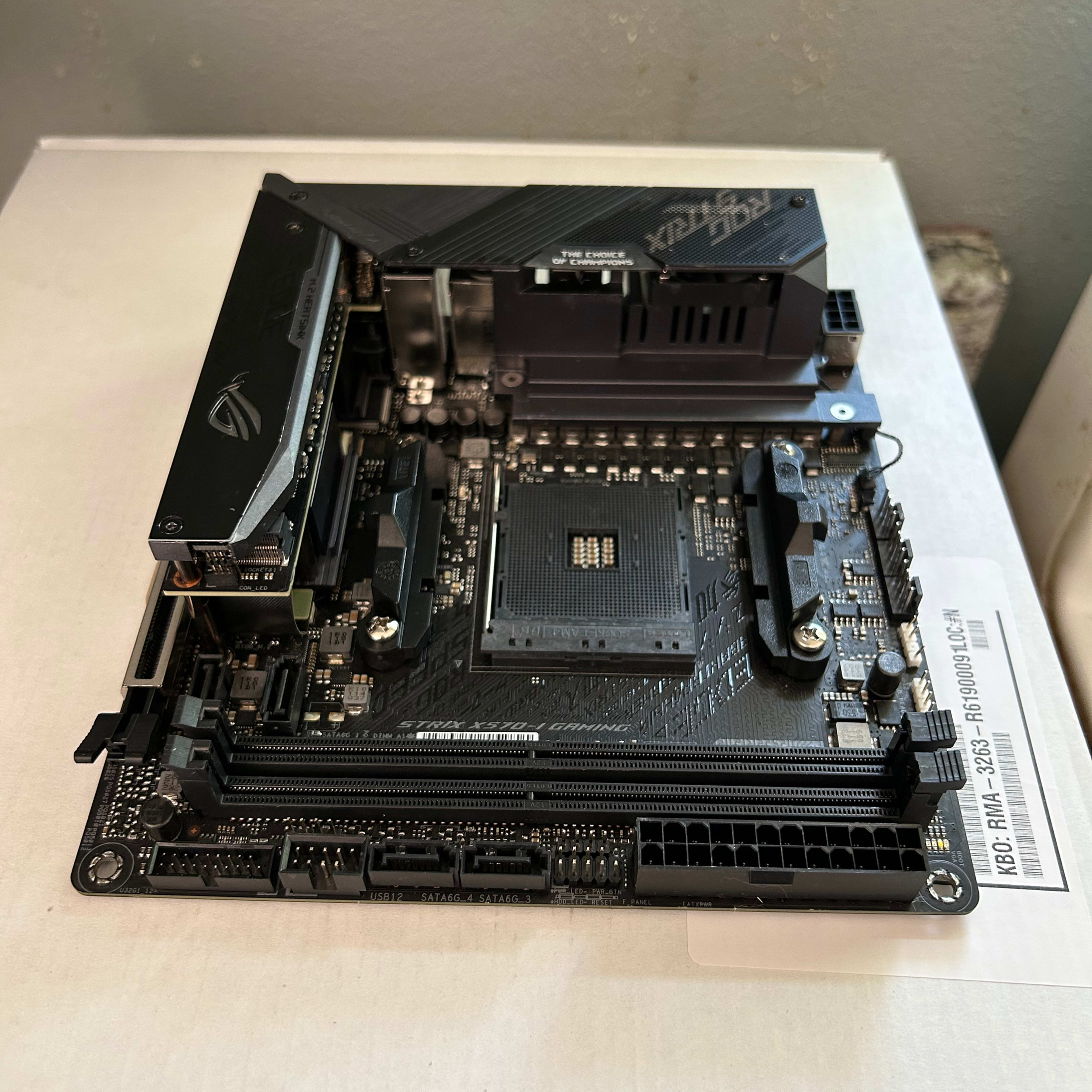 ASUS ROG Strix X570-I Gaming AM4 AMD X570 Mini ITX AMD Motherboard