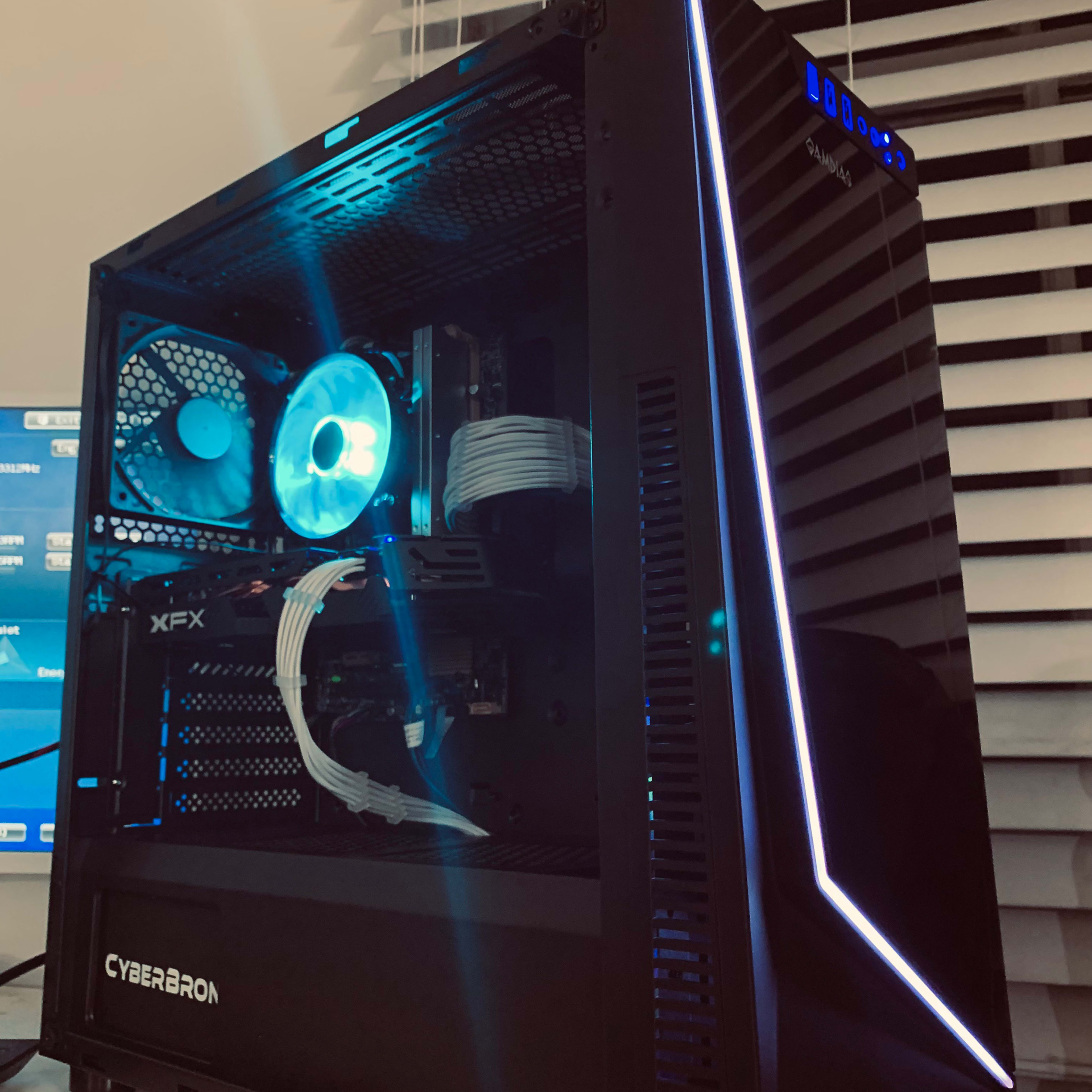 110+FPS Esports |  Intel i5, Radeon RX 580, 16GB RAM, 512GB SSD, RGB budget Gaming PC