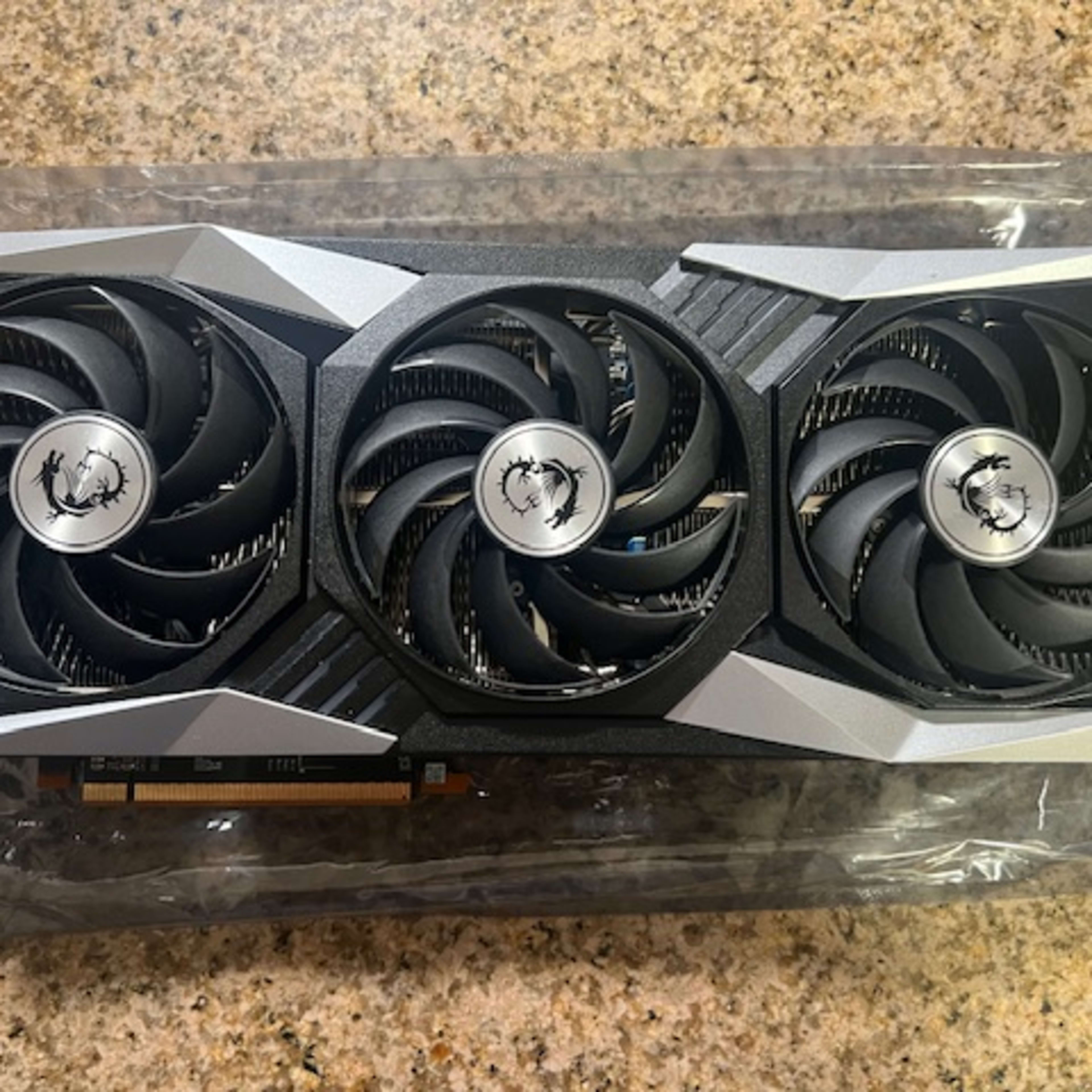 MSI AMD Radeon RX 6900 XT Gaming X Trio Triple-Fan 16GB MSI AMD Radeon RX 6900 XT Gaming X Trio Triple-Fan 16GB