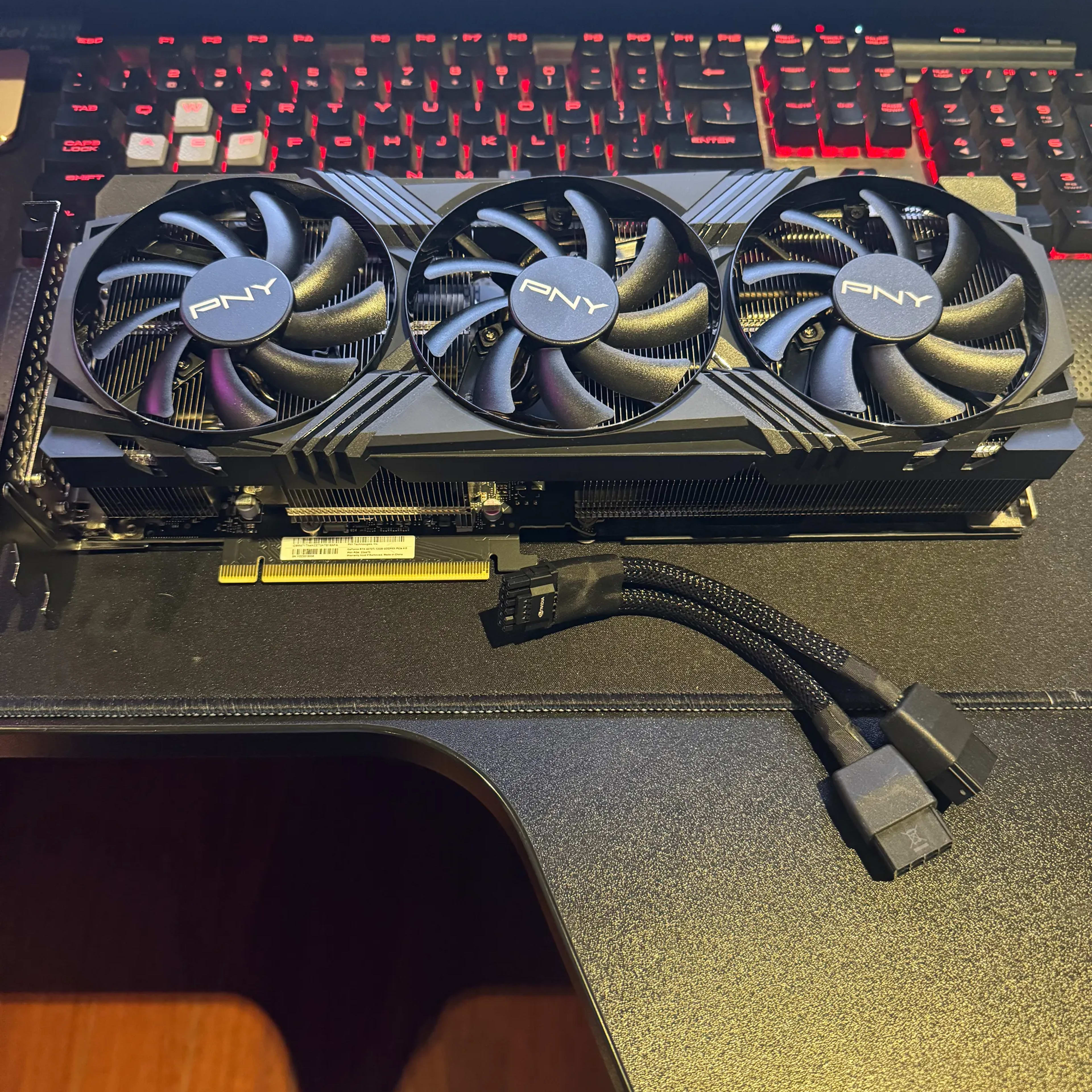 PNY GeForce RTX™ 4070 Ti 12GB Verto Triple Fan