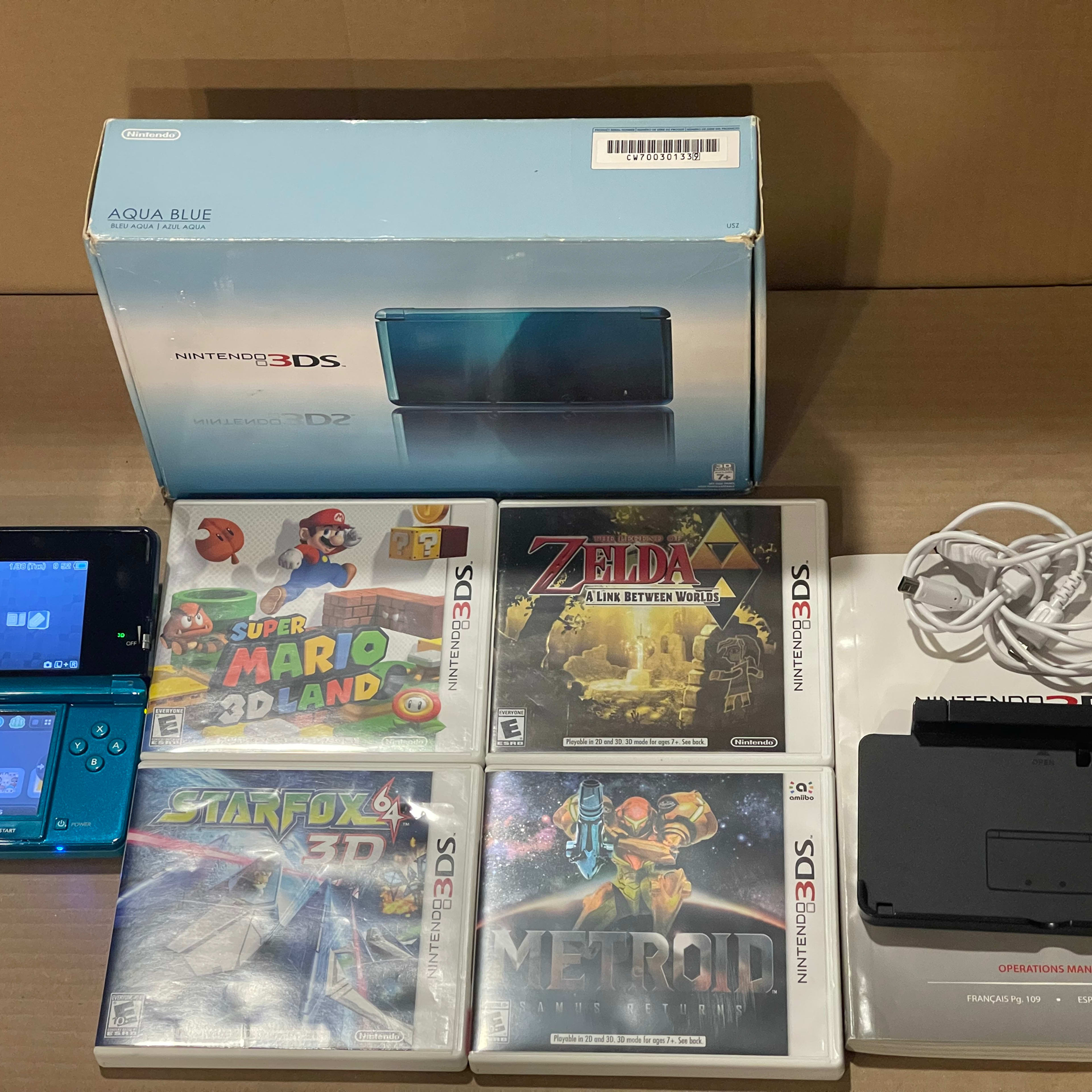 Used, Nintendo 3DS, Aqua Blue, + Games