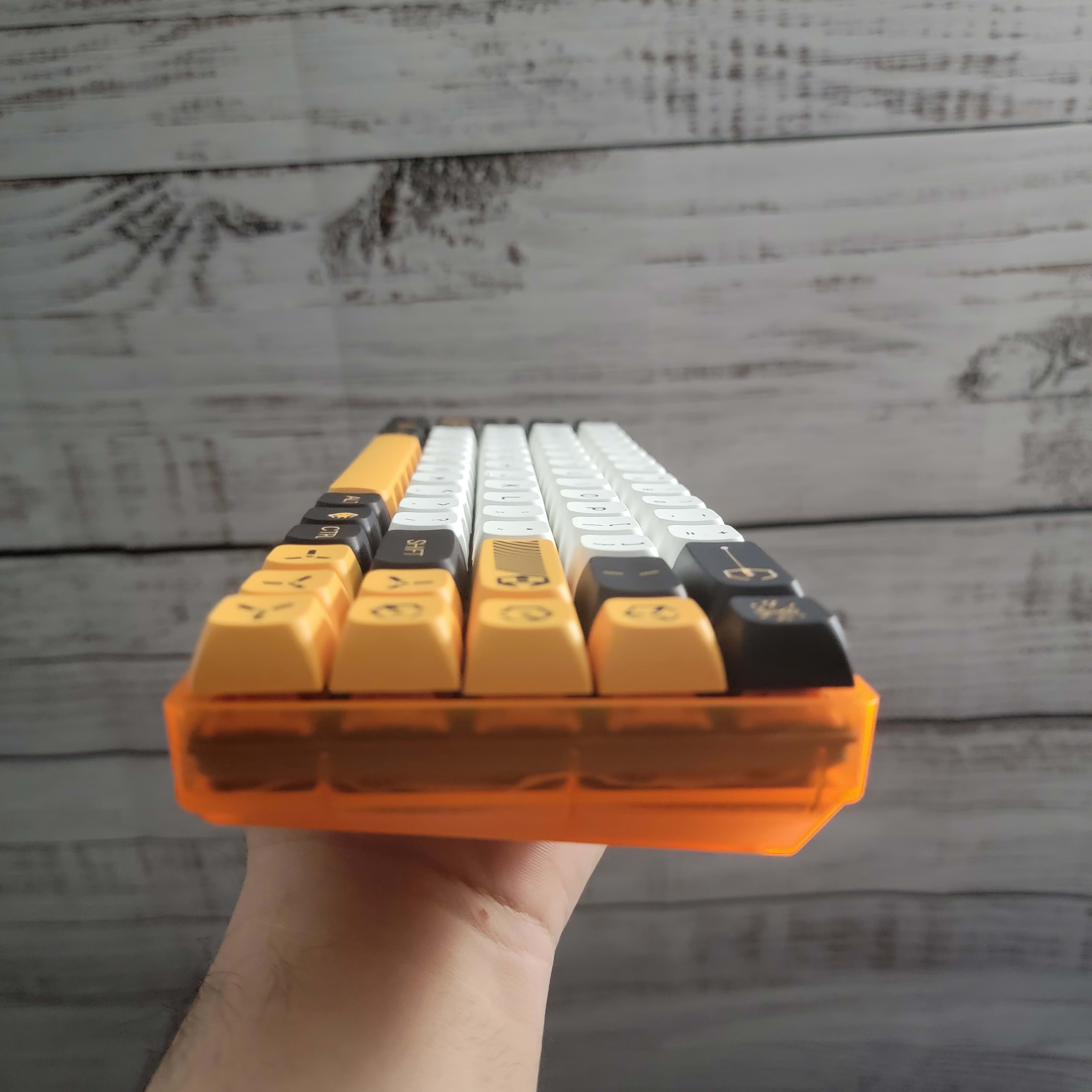 Virtual War: 65% Custom Mechanical Keyboard