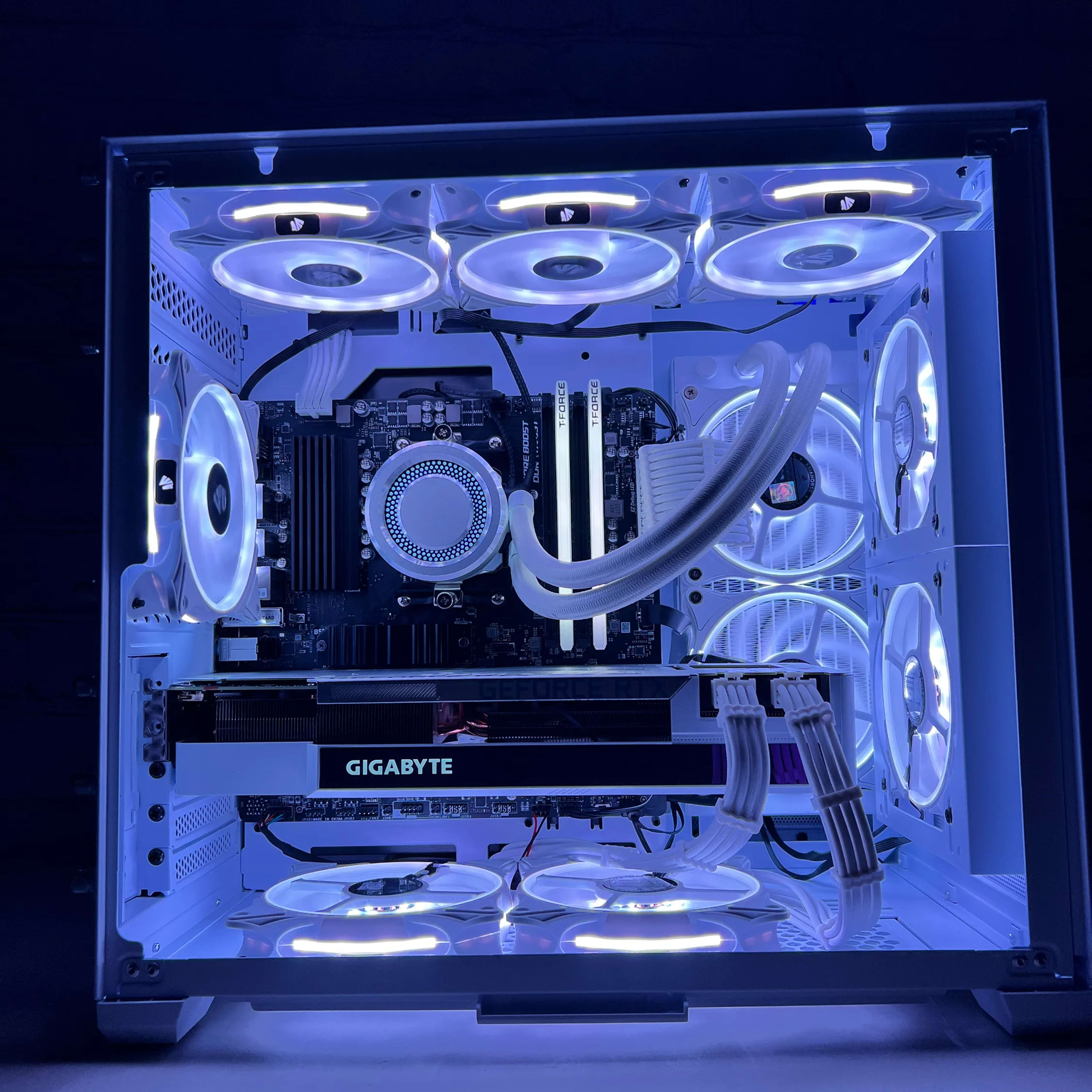 Jay's All-White PC Build by lanejel - AMD Ryzen 7 3800X, GeForce RTX 3070,  Lian Li O11 Dynamic Mini Snow Edition ATX Mid Tower - PCPartPicker