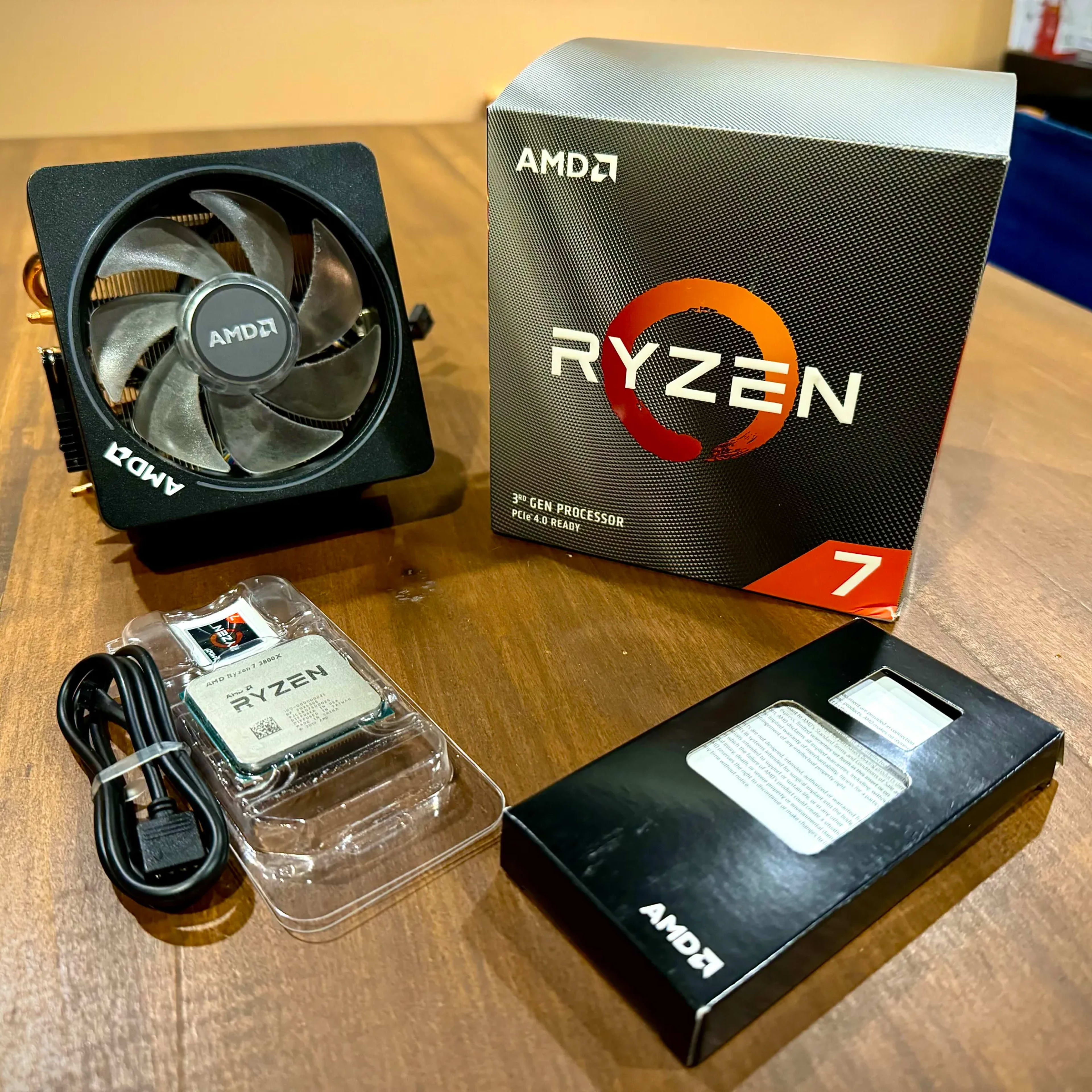 AMD Ryzen 7 3800X + Stock Cooler | Jawa AMD Ryzen 7 3800X + Stock Cooler | Jawa