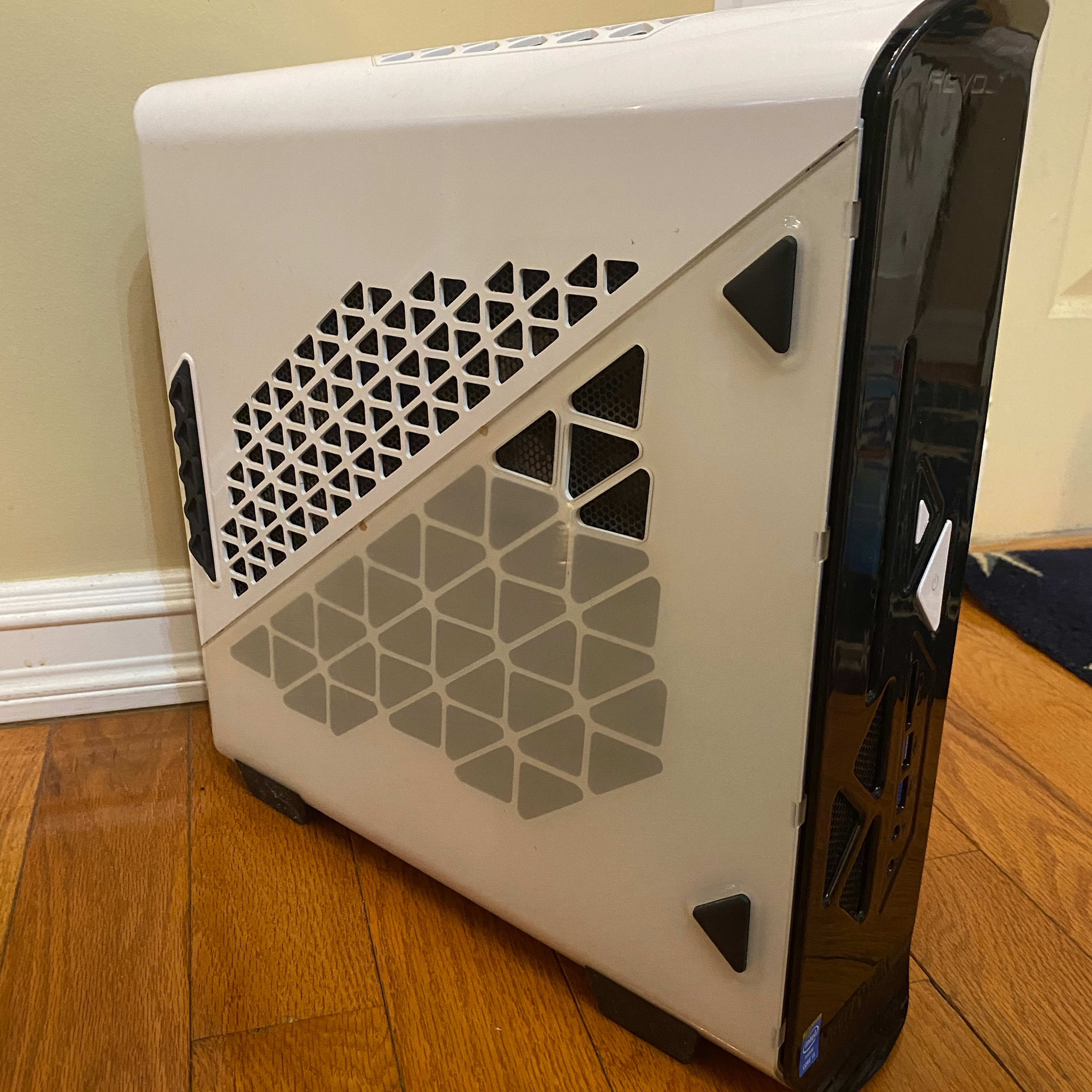 IBuyPower Mini Itx case with PSU and Accessories