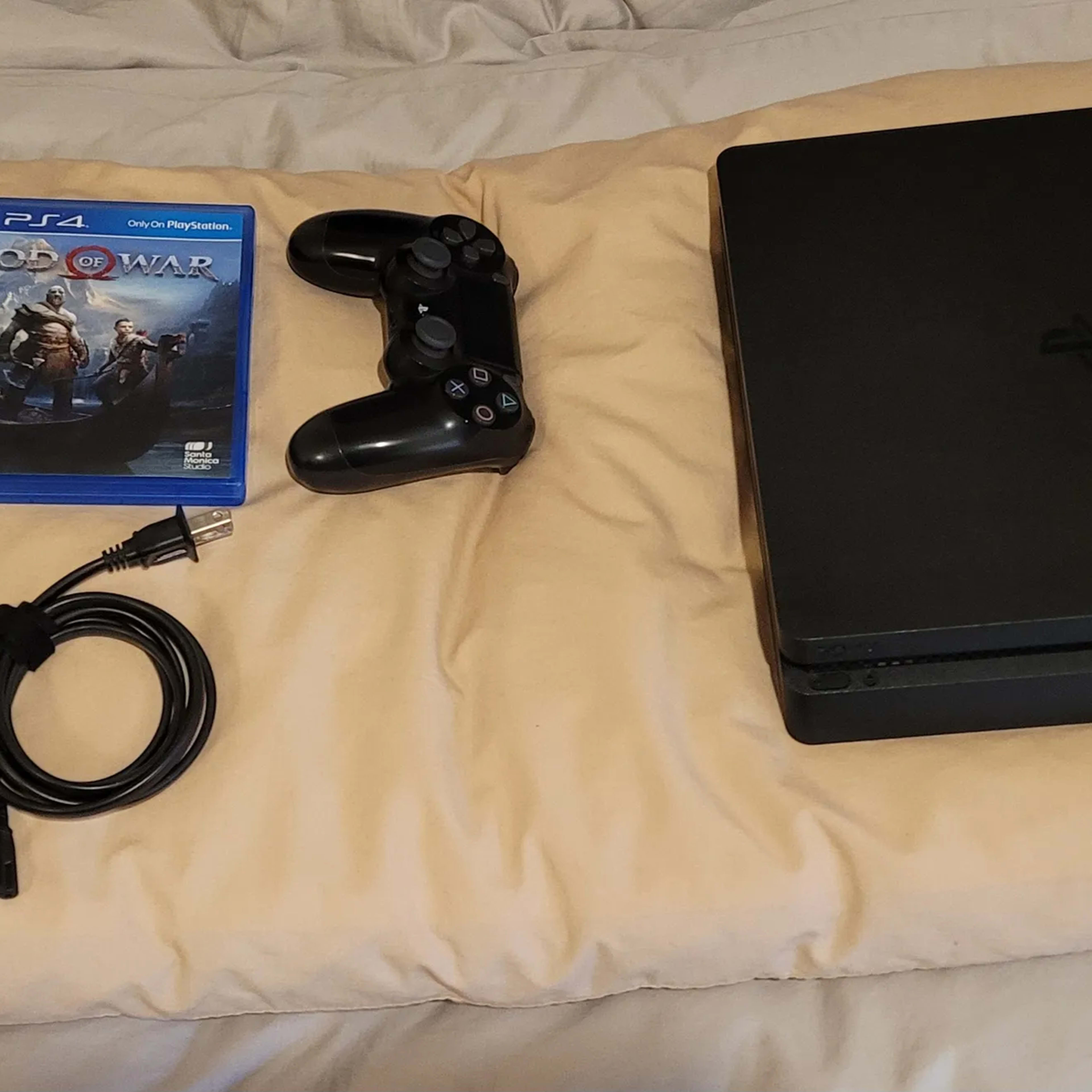 PlayStation 4 Slim 500GB - Negro + Red Dead Redemption II