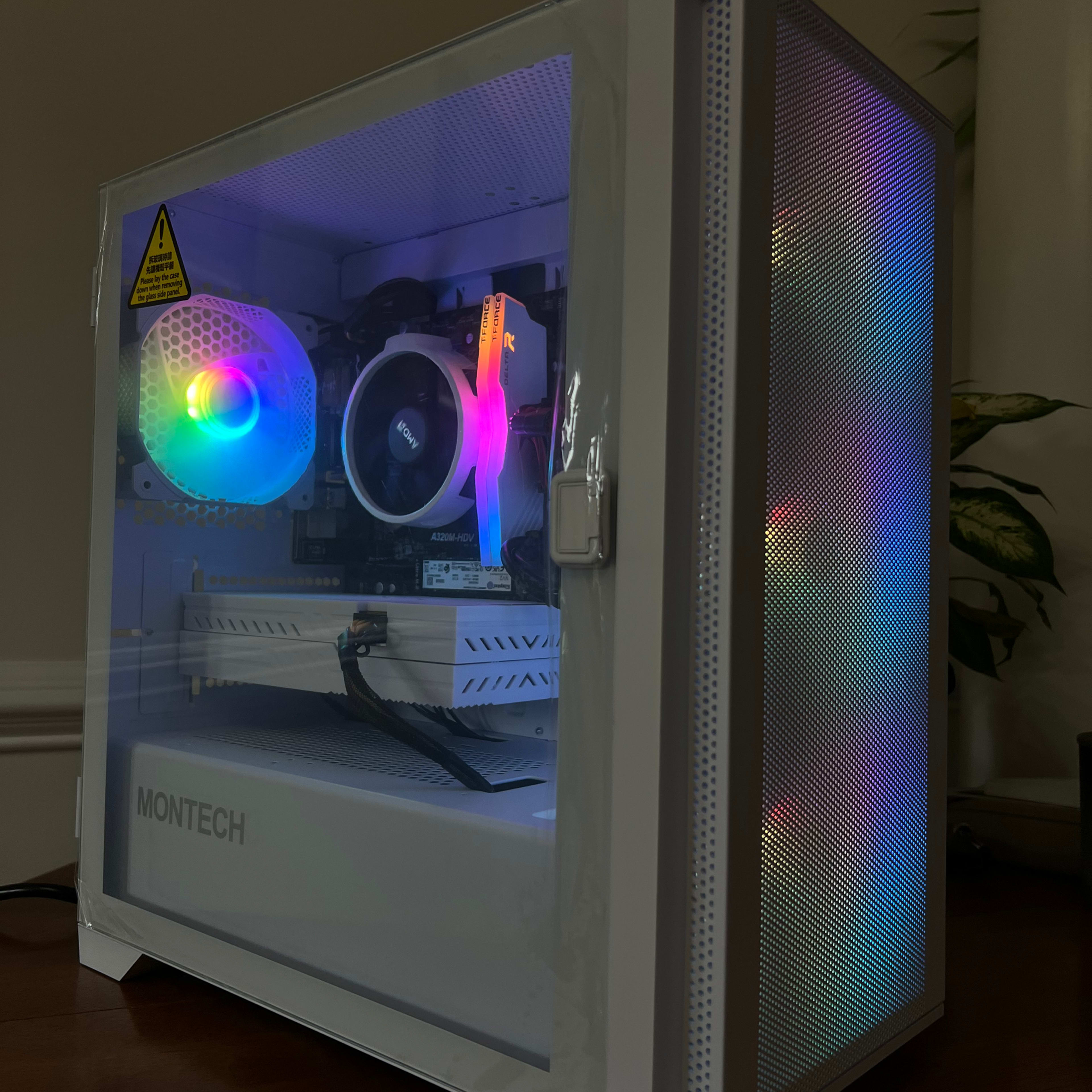 AWESOME ALL WHITE BUDGET GAMING PC