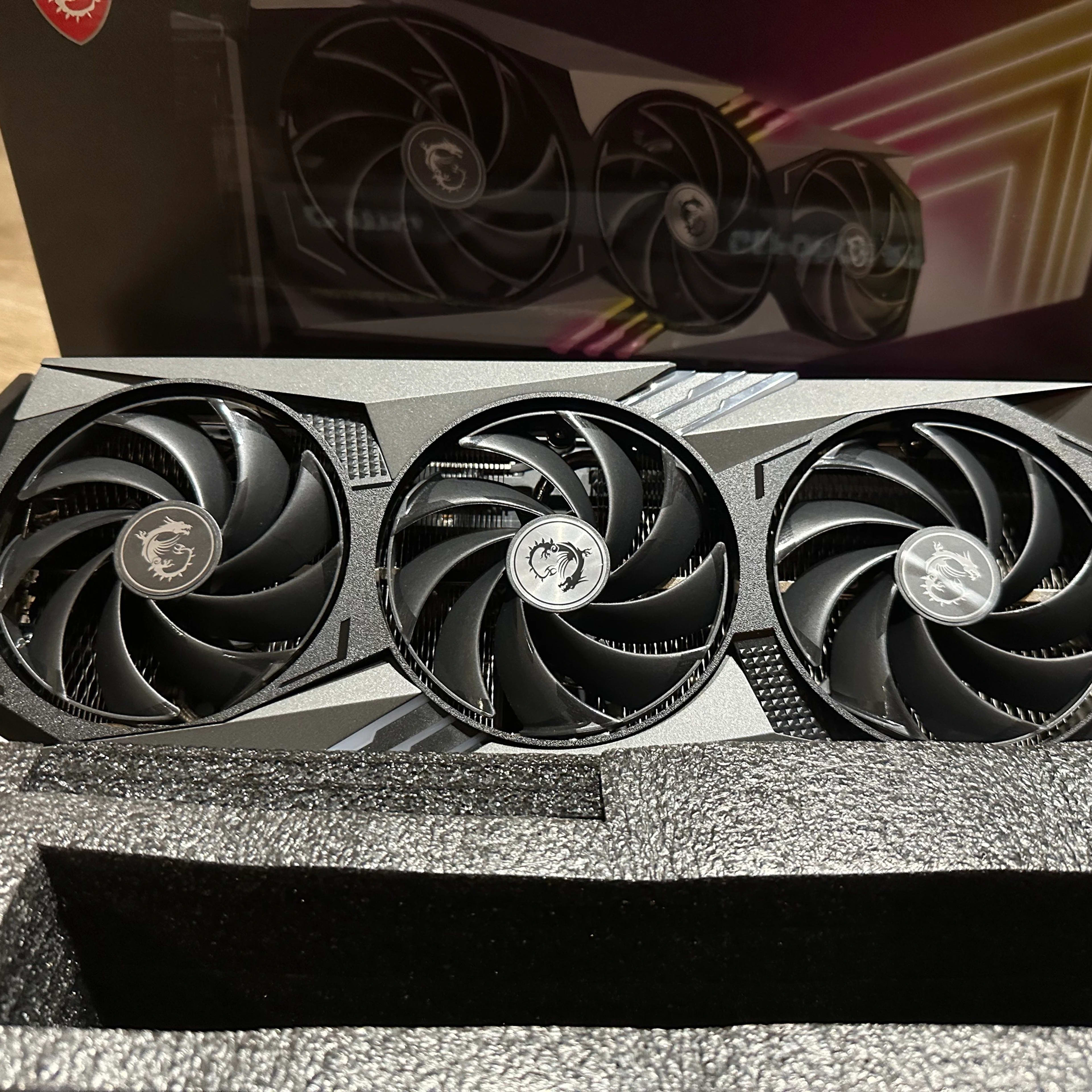 MSI GeForce RTX 4070 Ti Gaming X Trio [Black/Gray] [Like New]