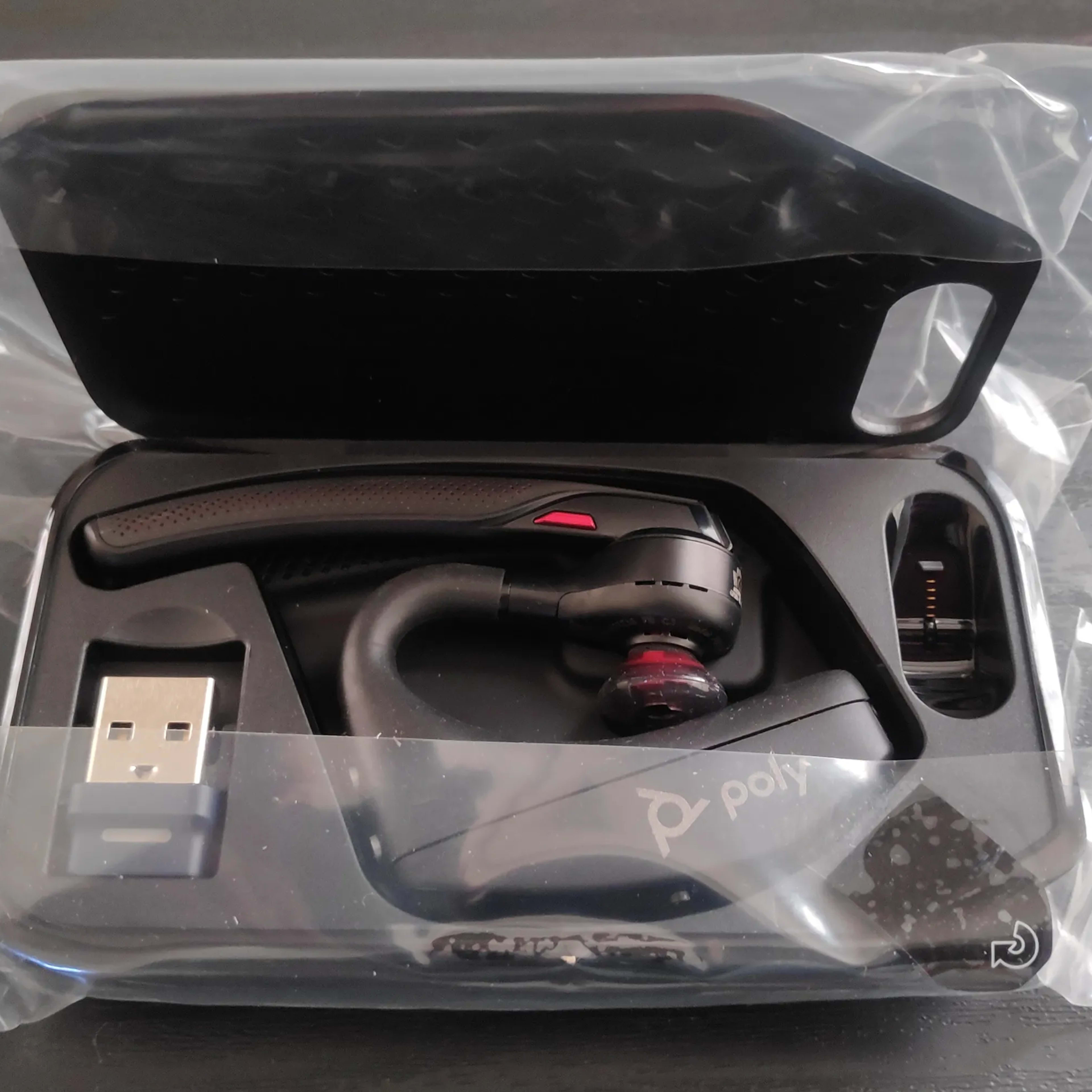 Poly Voyager 5200 UC Wireless Headset & Charging Case (Plantronics)