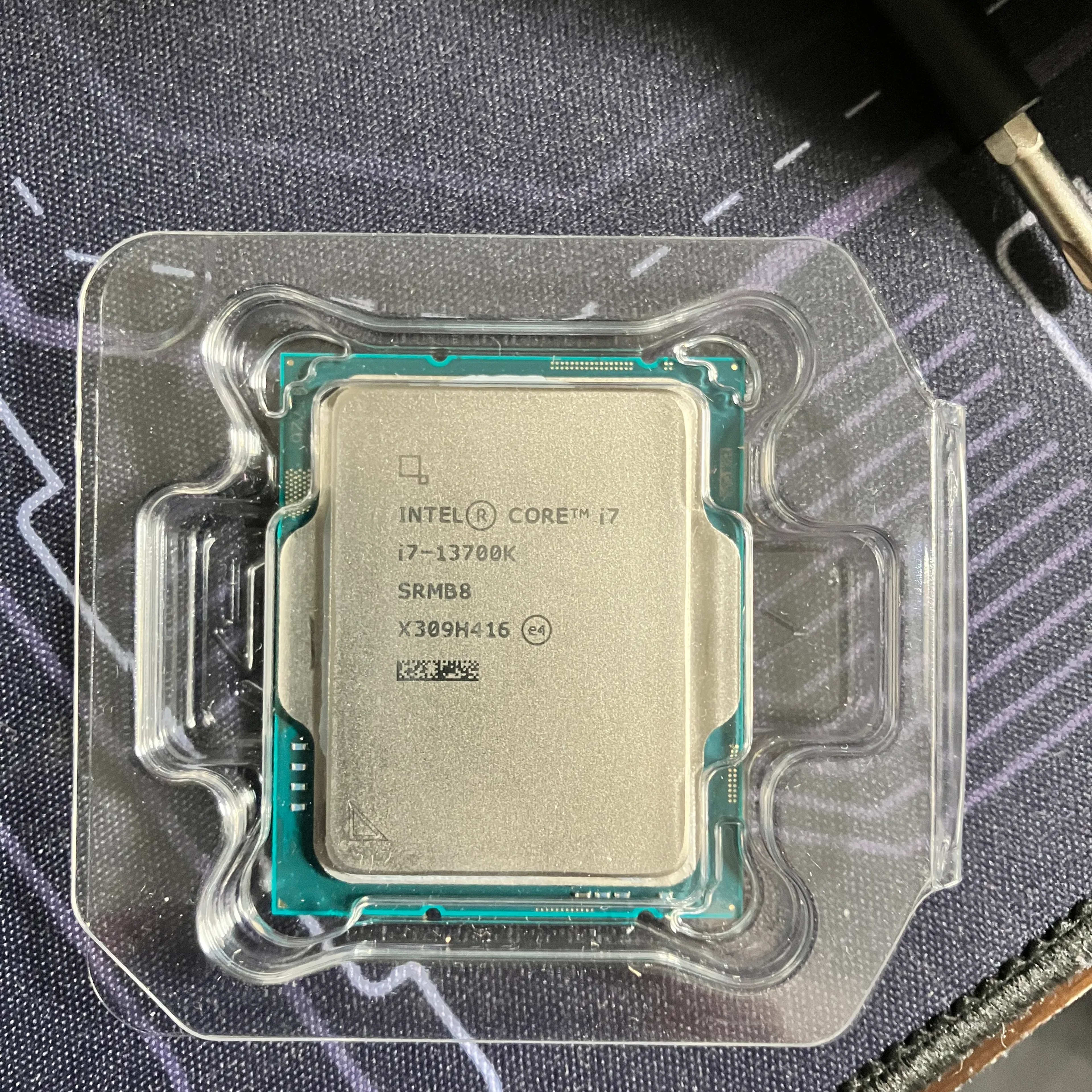 Intel Core i7-13700k