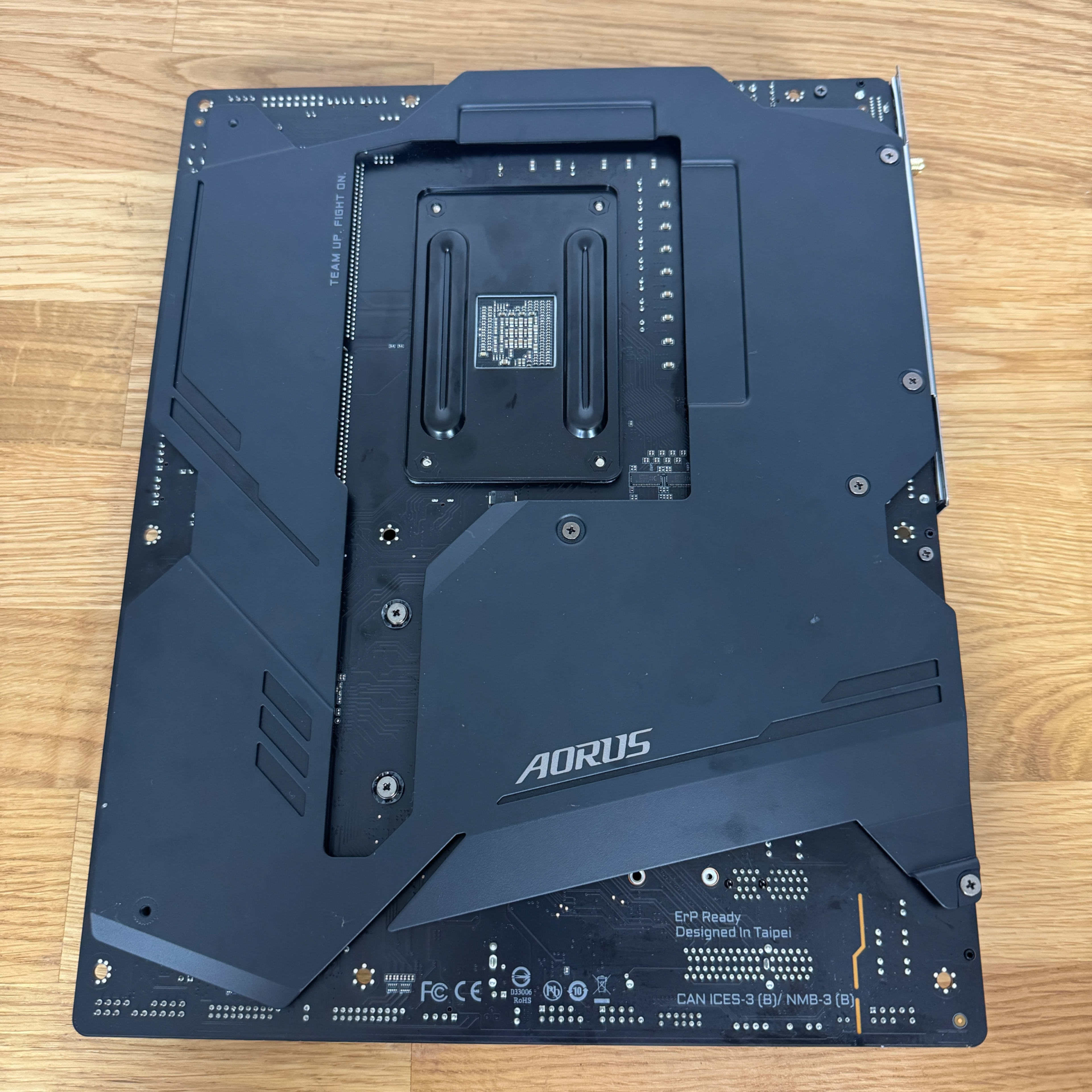 GIGABYTE X570 AORUS Master 6x SATA III DDR4-3200 PCIe 4.0 GIGABYTE X570 AORUS Master 6x SATA III DDR4-3200 PCIe 4.0