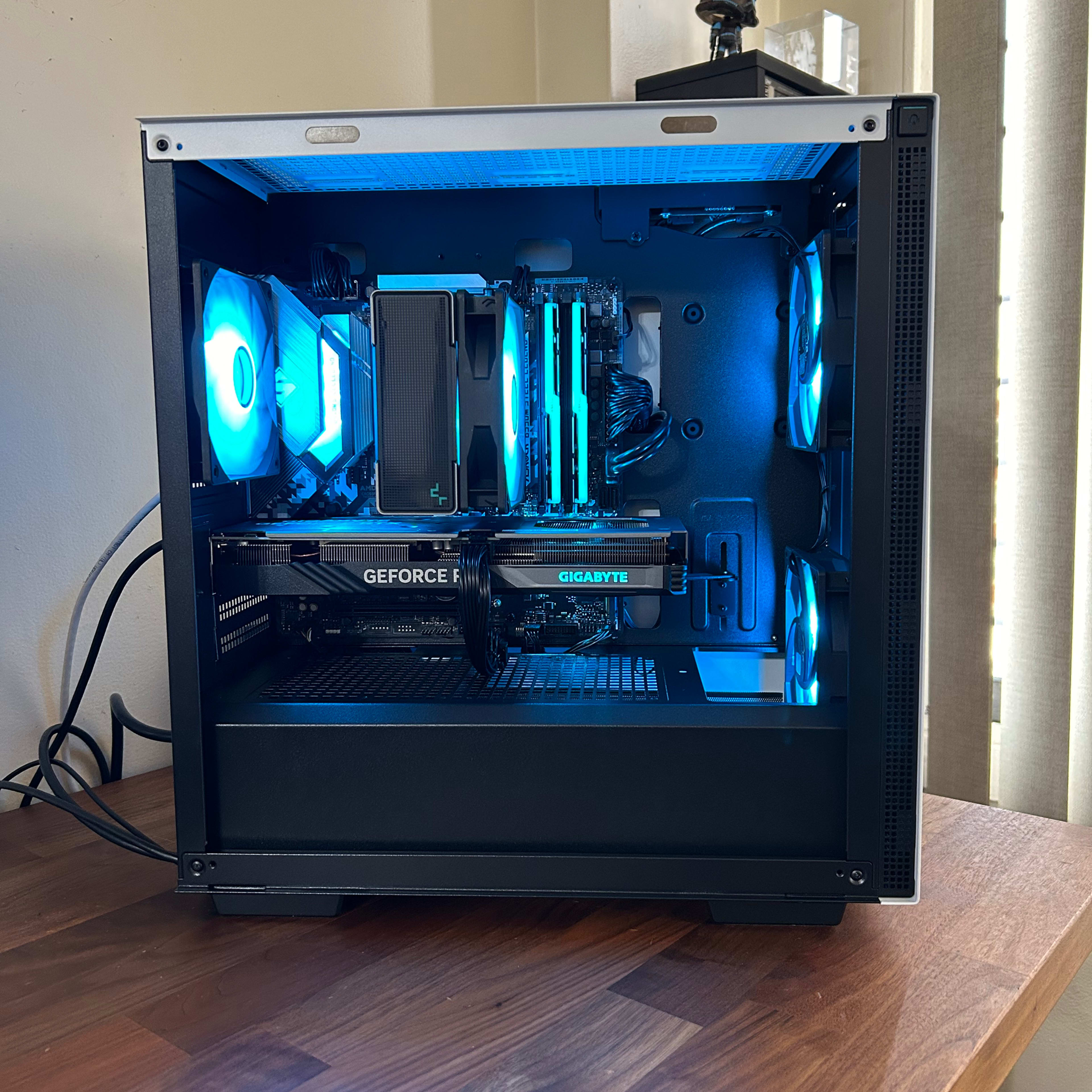 RTX 4060 | Ryzen 5 5500 | 1TB SSD | WI-FI | The Mini Legend V11