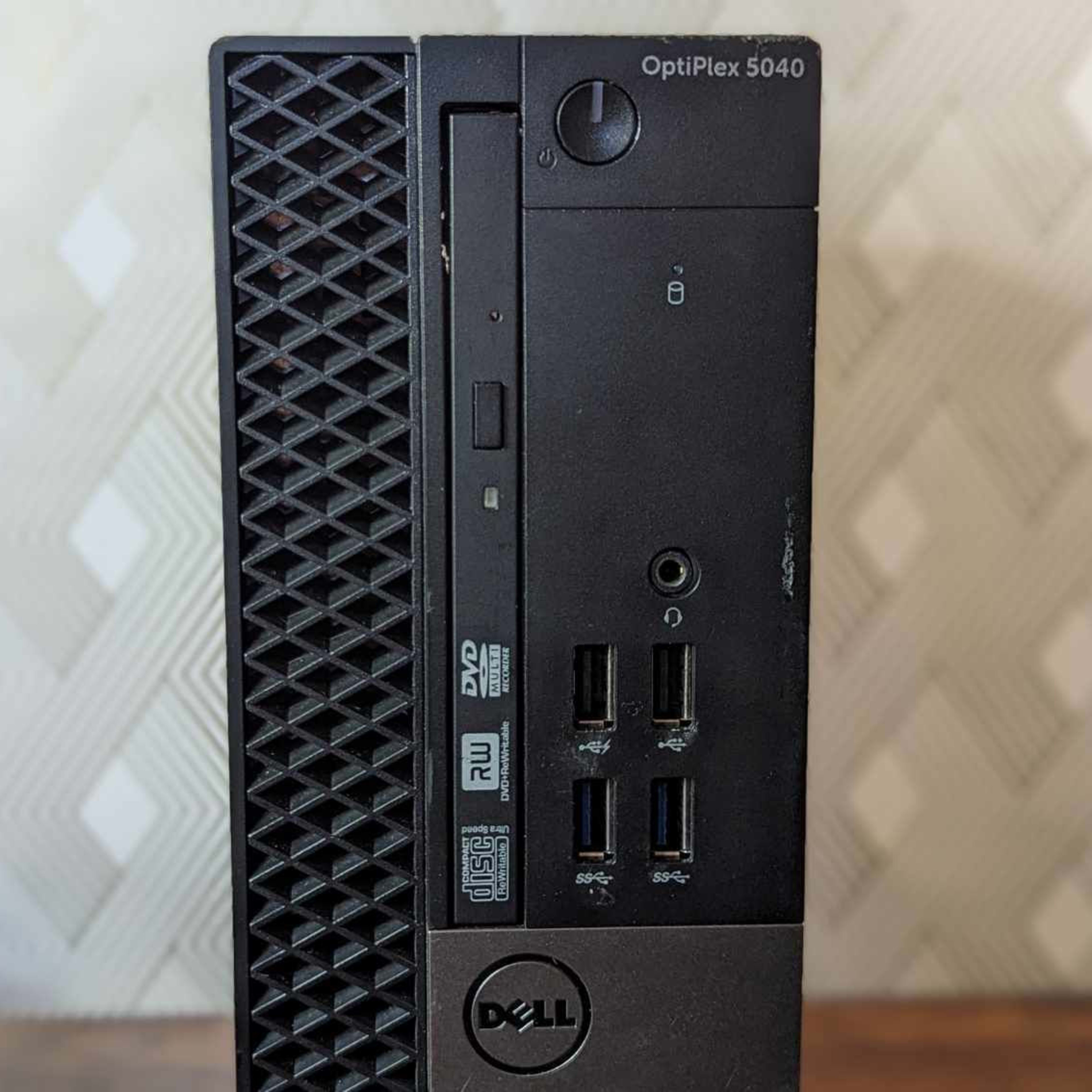 🎮 RETRO/LIGHT GAMING PC 🖥️ - 5040 SFF Optiplex,  i5-6500, 8GB, AMD R5 430, Windows 11, 256GB SSD