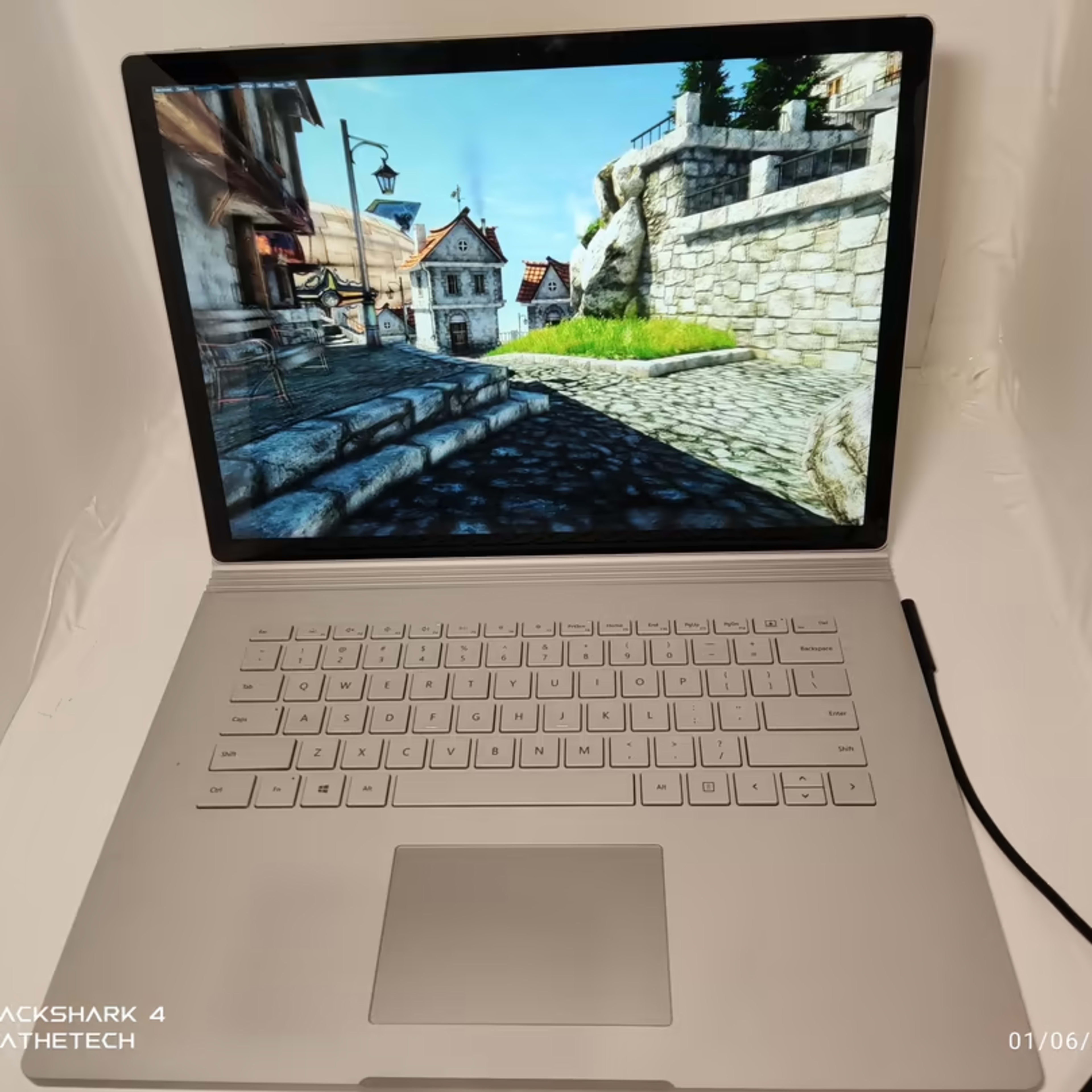 Microsoft Surface book3 i7 16GB/256GB-