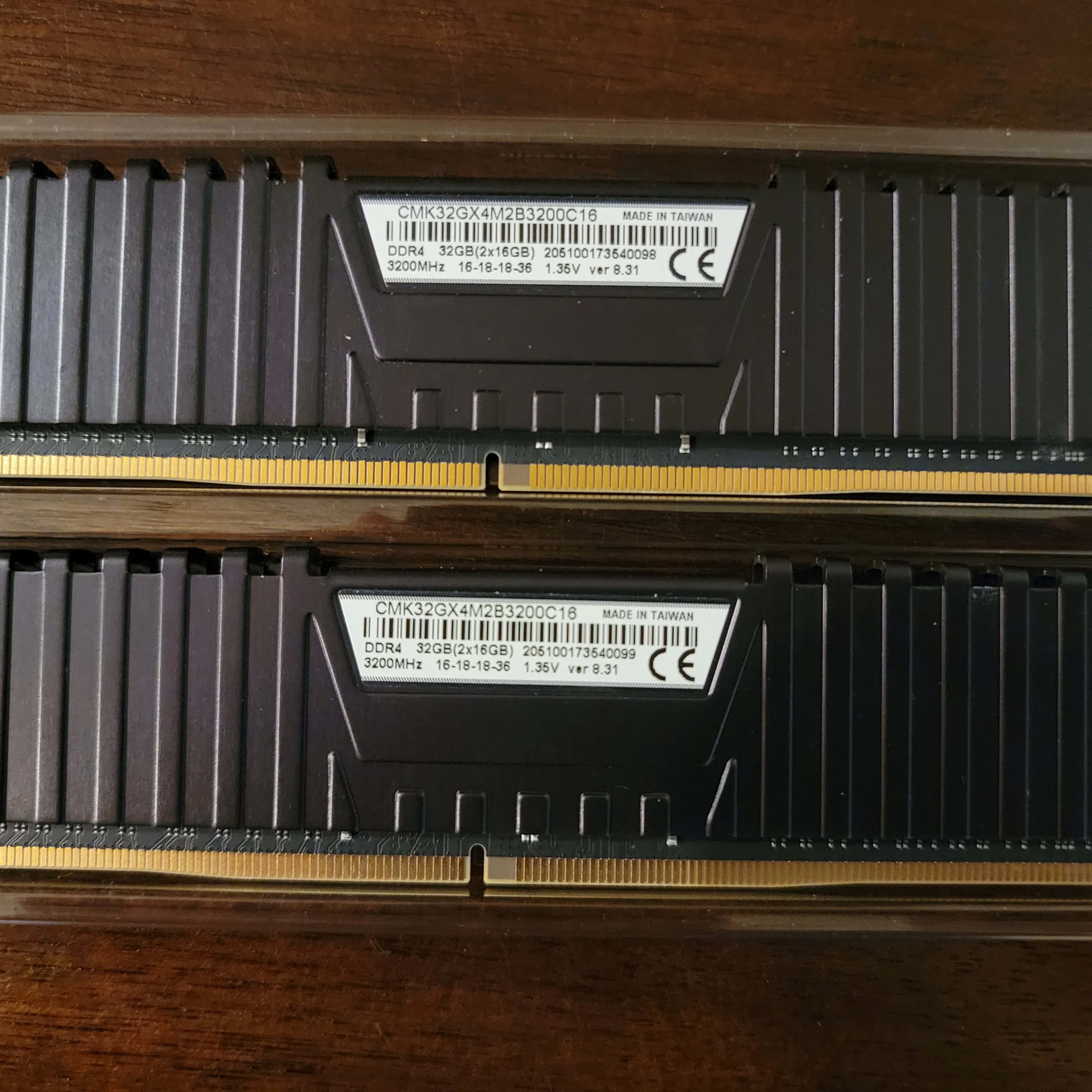 CORSAIR Vengeance LPX 16GB (2 x 8GB) 288-Pin PC RAM DDR4 3200 (PC4