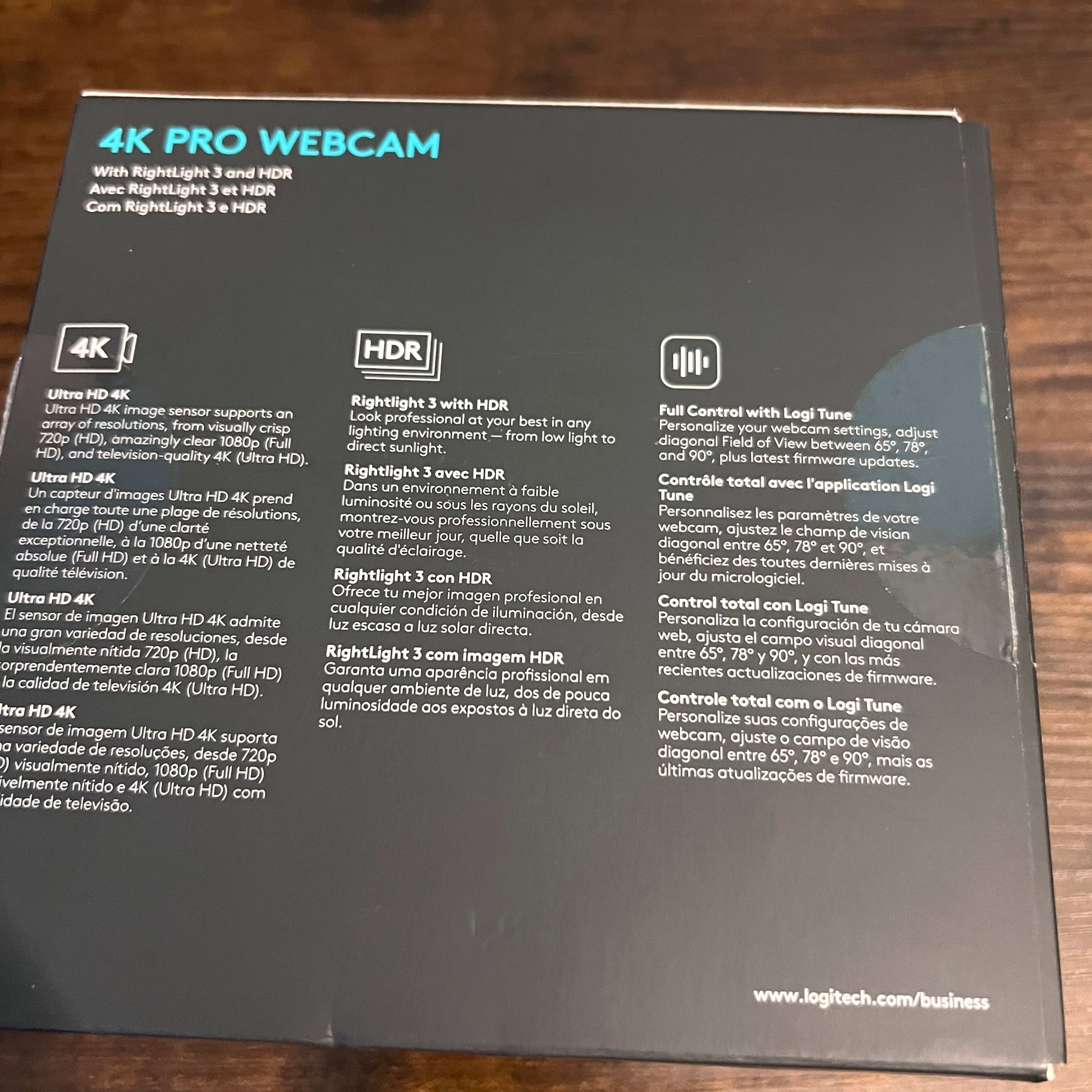 4K Pro Webcam with HDR and RightLight 3