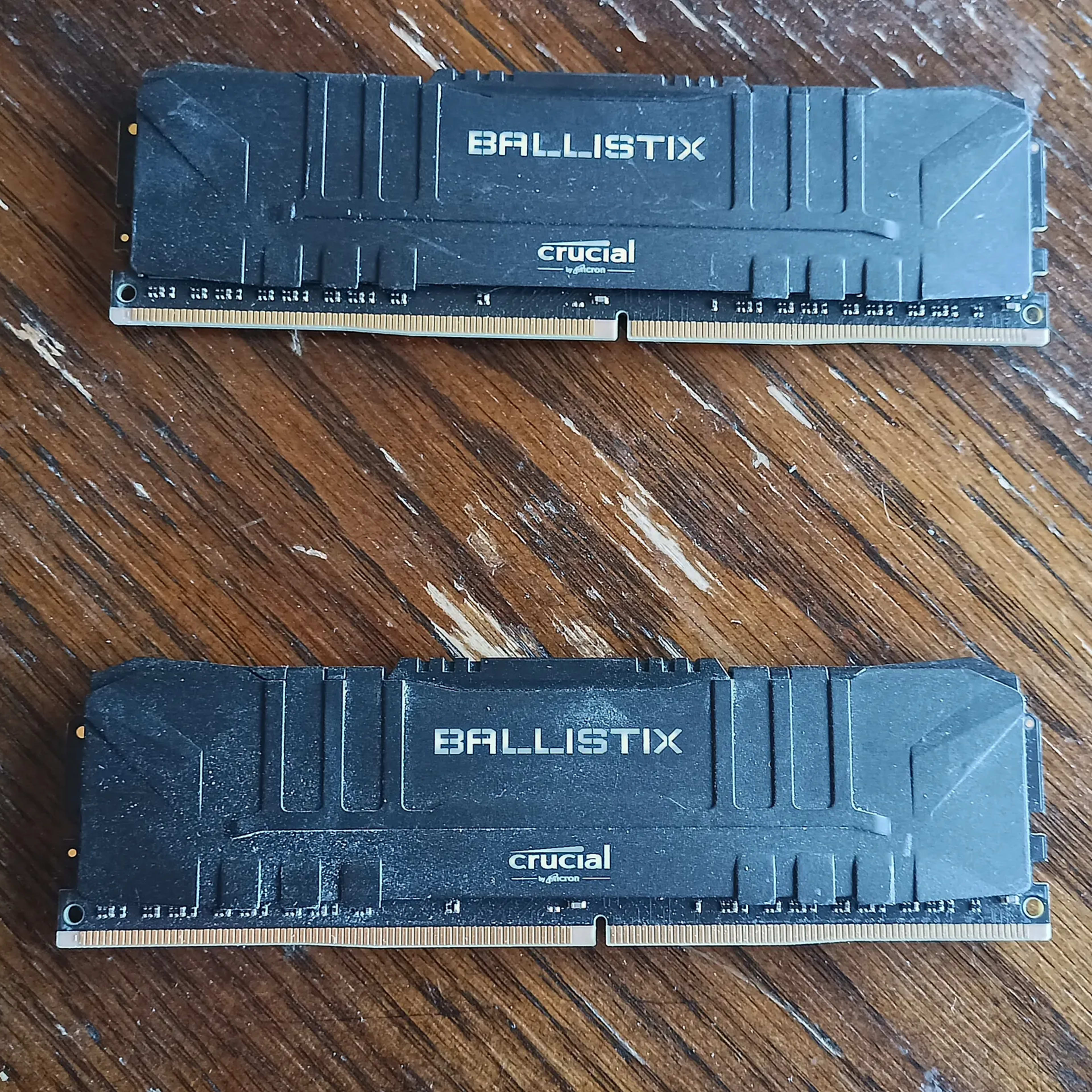 (BLACK) Crucial Ballistix 8GB (2 x 4GB) DDR4 2400 (PC4 19200) Desktop Memory Model