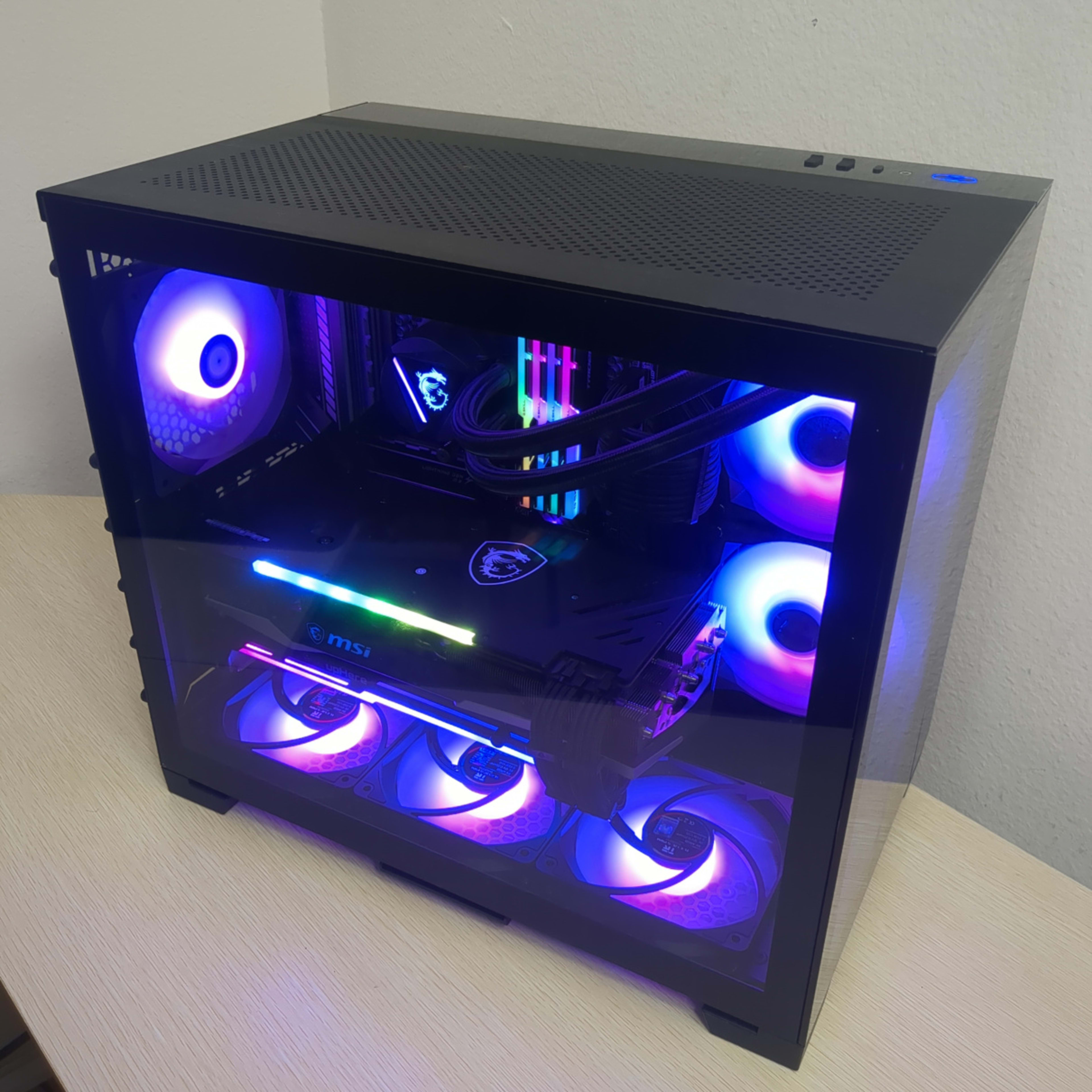 RX 6800, Ryzen 7 5800X Gaming PC (32GB RAM, 2TB SSD, Win11 Pro)