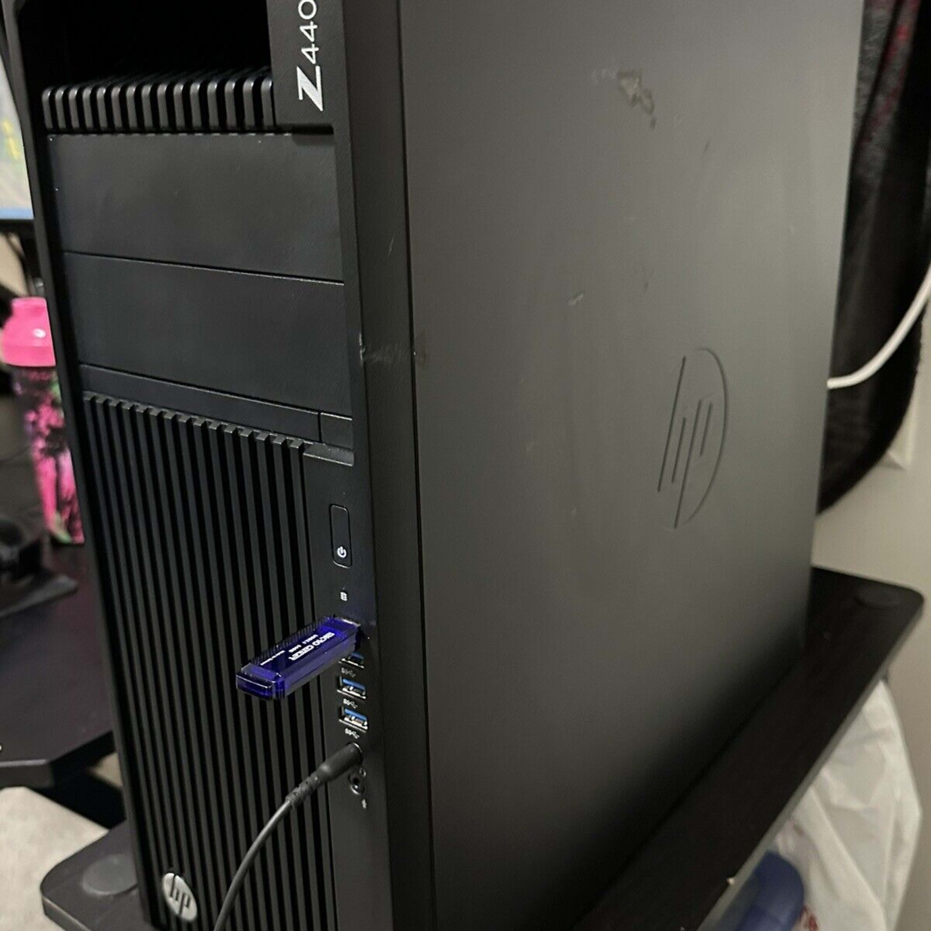 HP Z440 Workstation Xeon 2690V3 12-Core, RX 5700XT, 48GB RAM HP Z440 Workstation Xeon 2690V3 12-Core, RX 5700XT, 48GB RAM