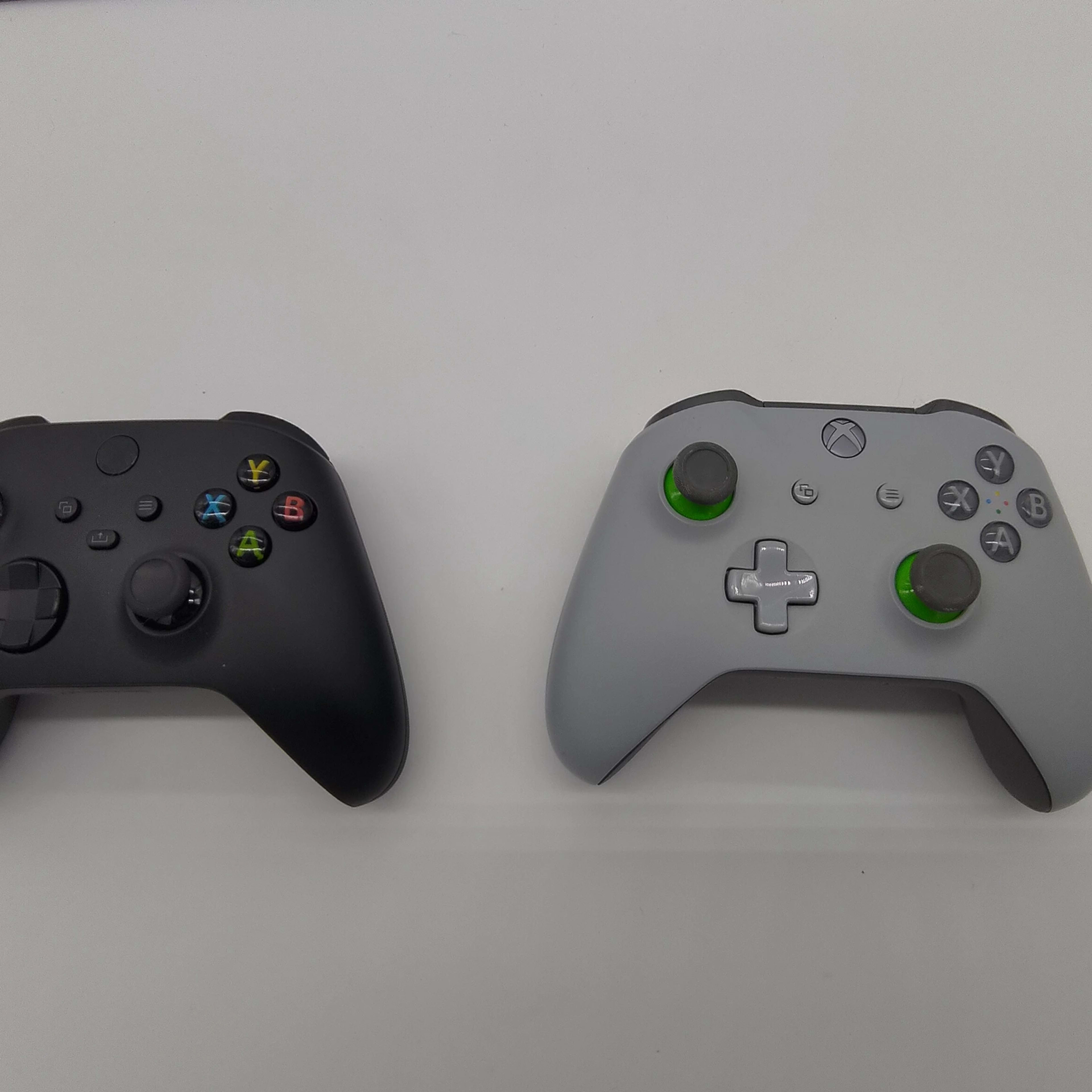 3 Xbox Controllers (Incl. 20th Anniversary Controller)