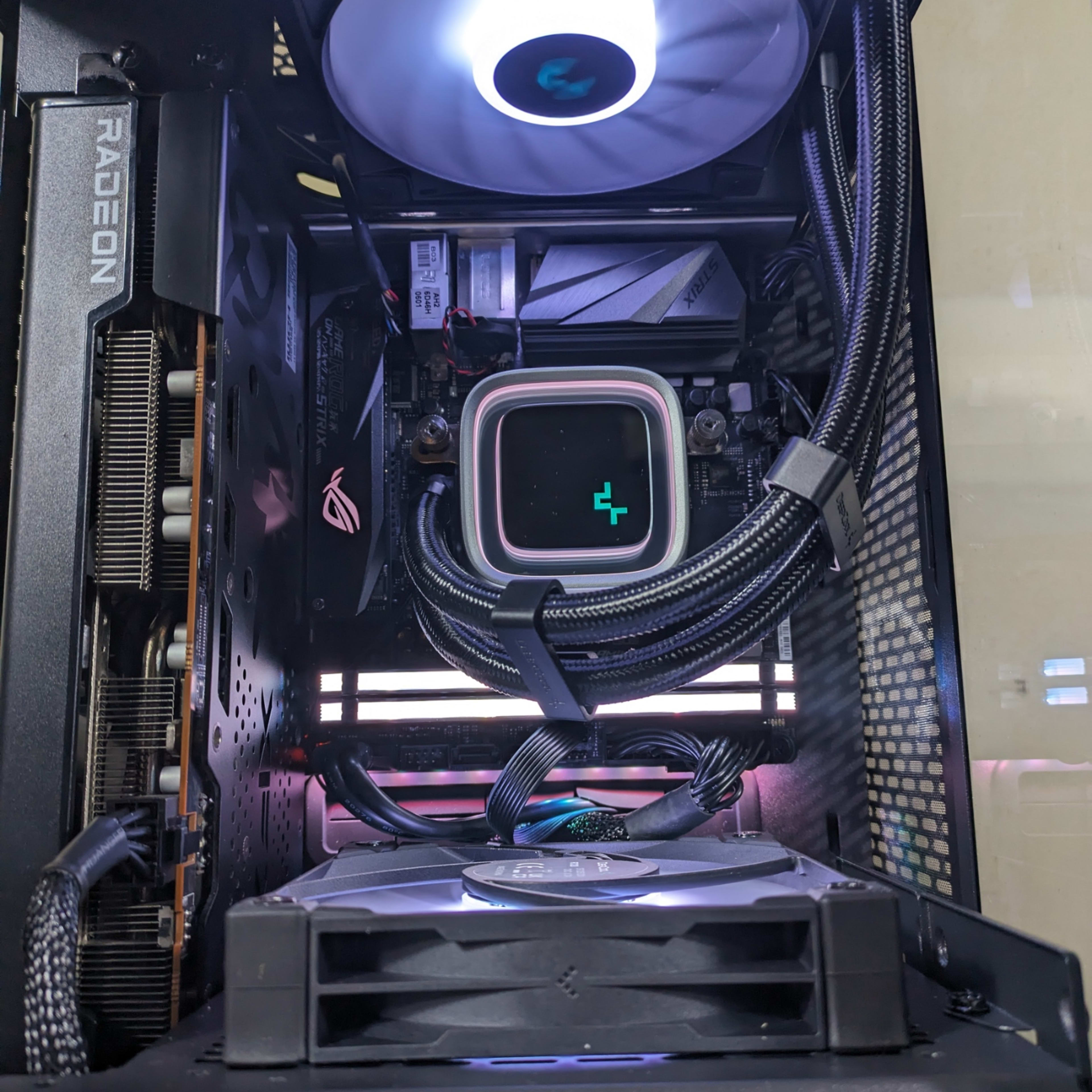 Thermaltake Tower 100 ITX Gaming PC | Ryzen 5 3600 | RX 6600 XT | 1 TB M.2