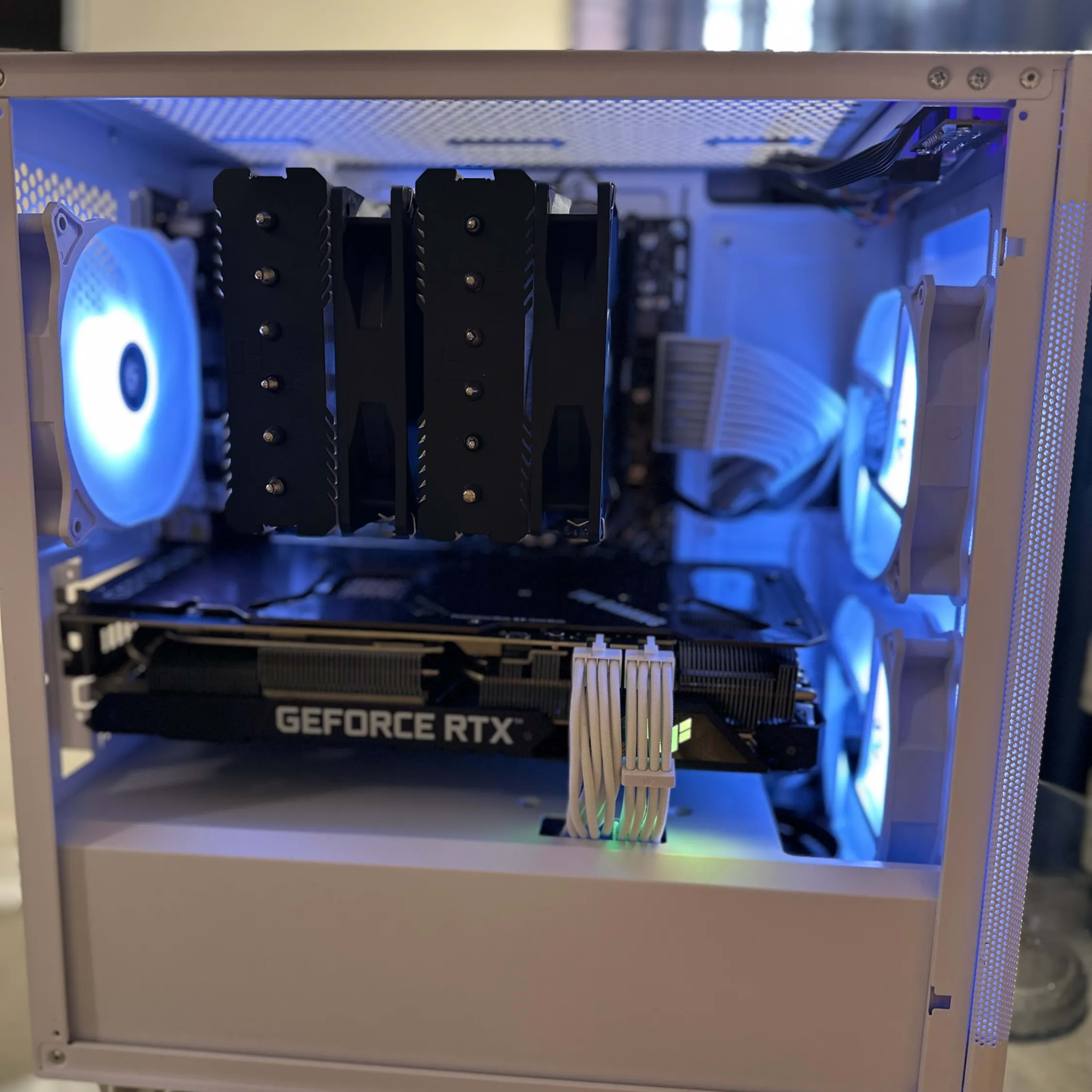 RTX 3080 | RYZEN 5 7600X | 32GB DDR5 | 3 TB | Jawa RTX 3080 | RYZEN 5 7600X | 32GB DDR5 | 3 TB | Jawa