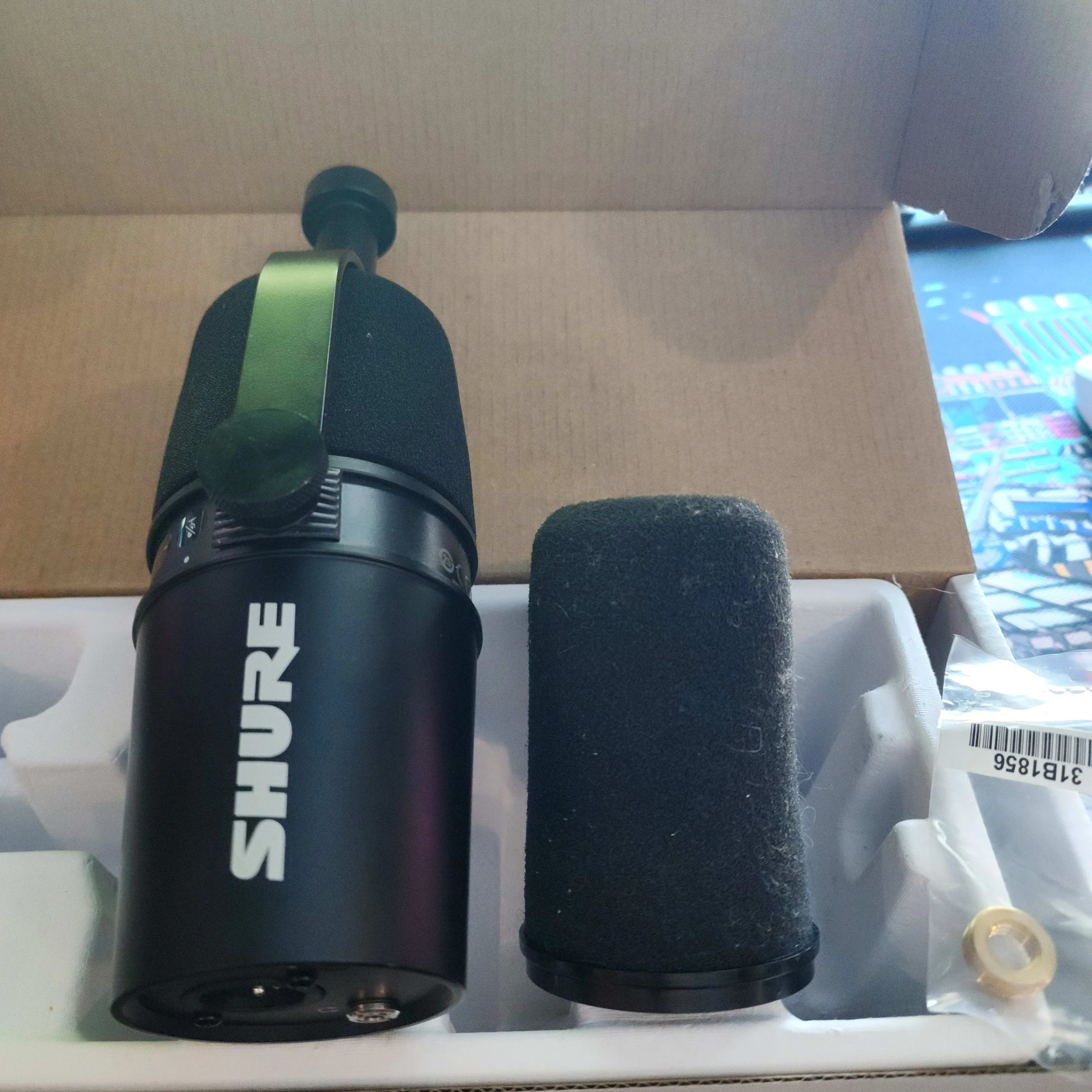 SHURE MV7 Dynamic Microphone; USED w/ Pop Filter