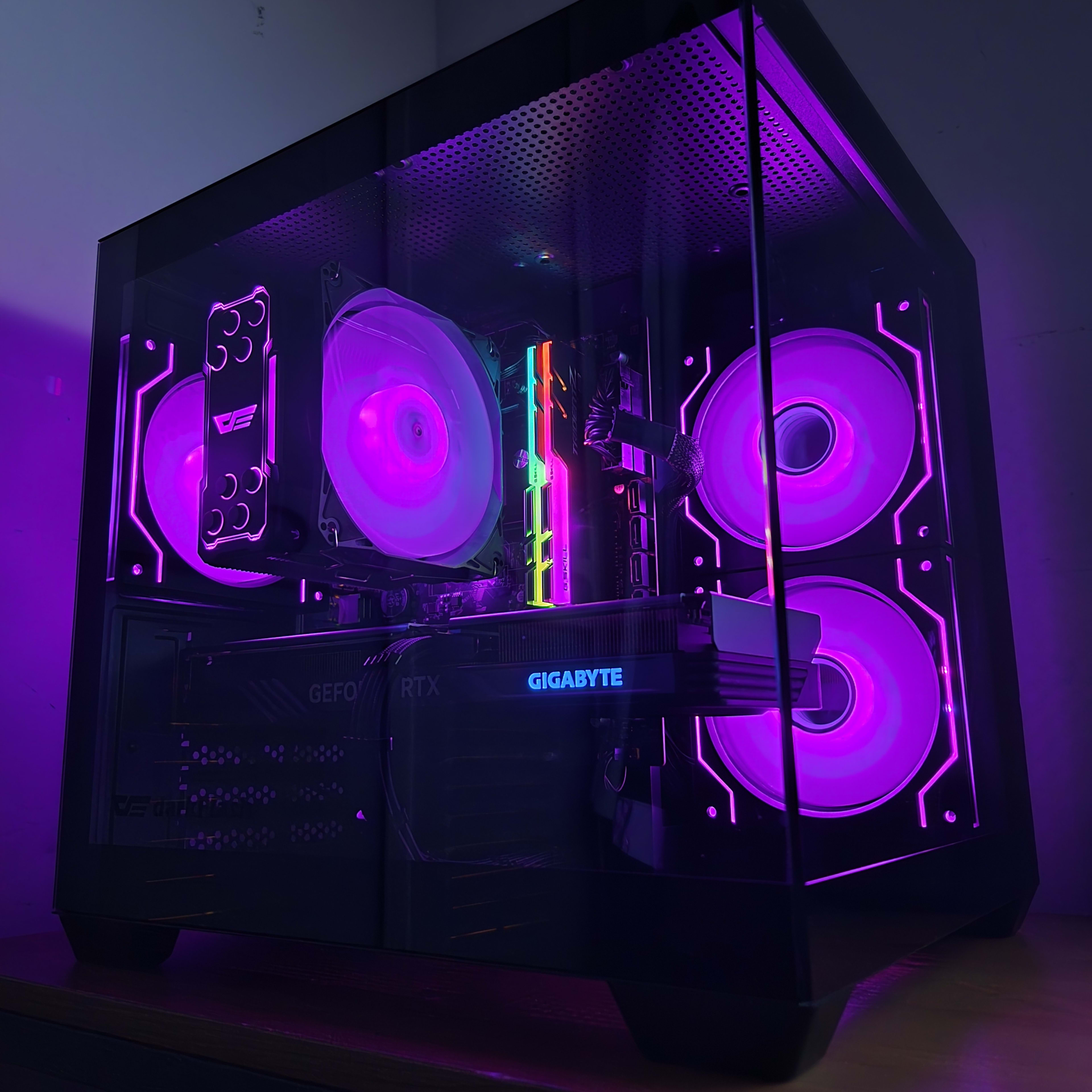 RTX 4060 + RYZEN 5 5600 | Jawa RTX 4060 + RYZEN 5 5600 | Jawa
