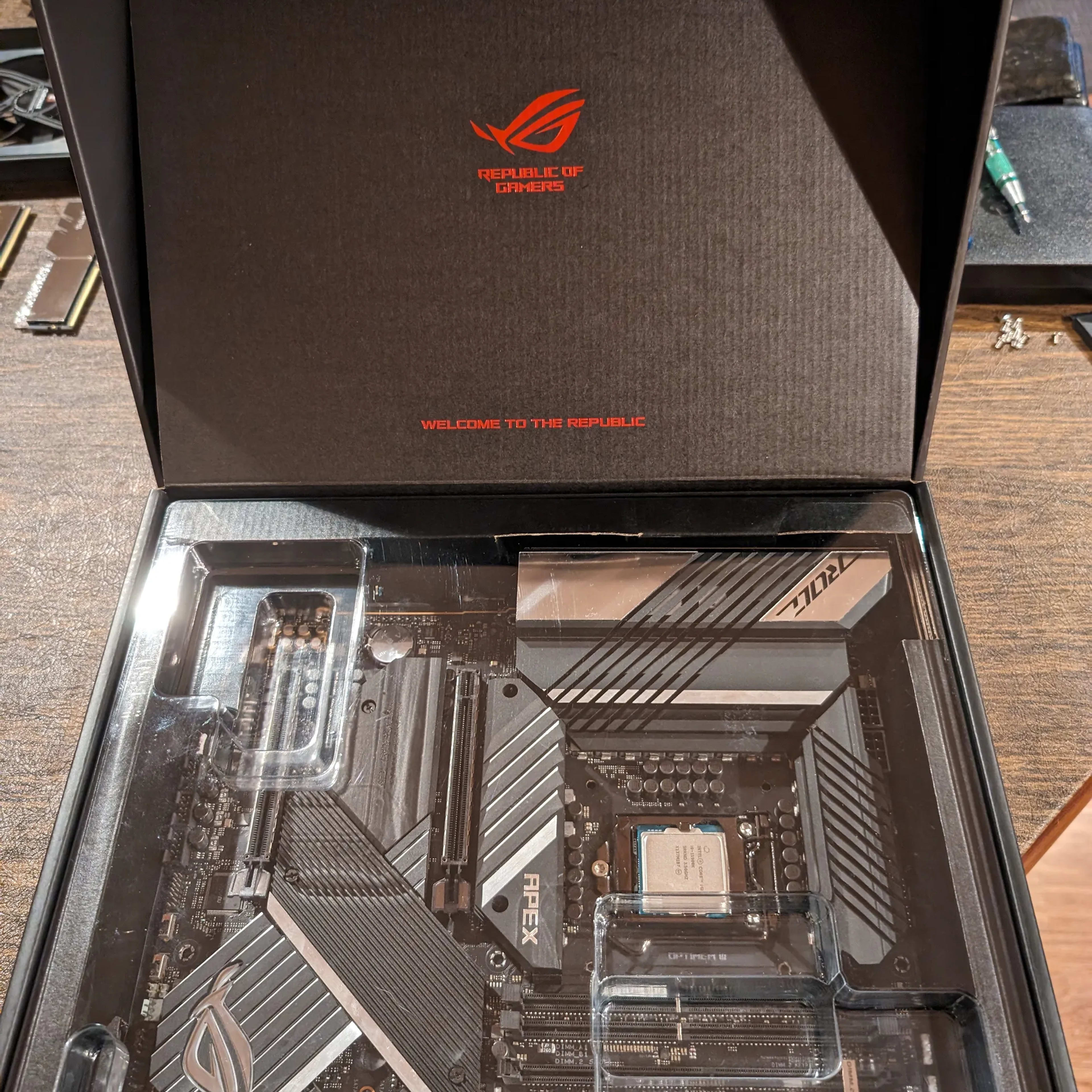 Motherboard/CPU/Memory Combo: ASUS MAXIMUS XIII APEX w/Intel 11900k CPU/G.Skill 4800mhz DDR416gb