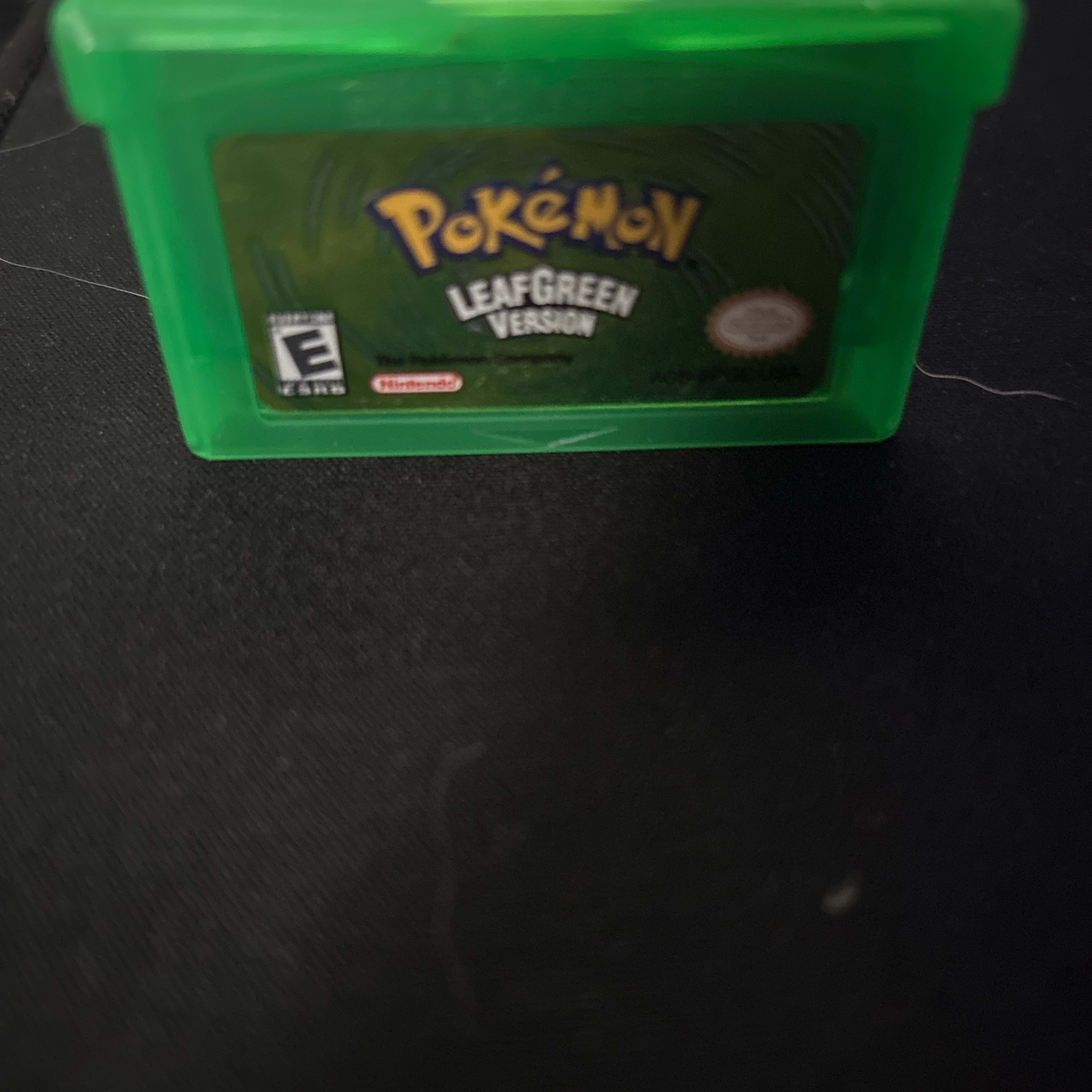 pokemon Leaf Green cartridge GBA