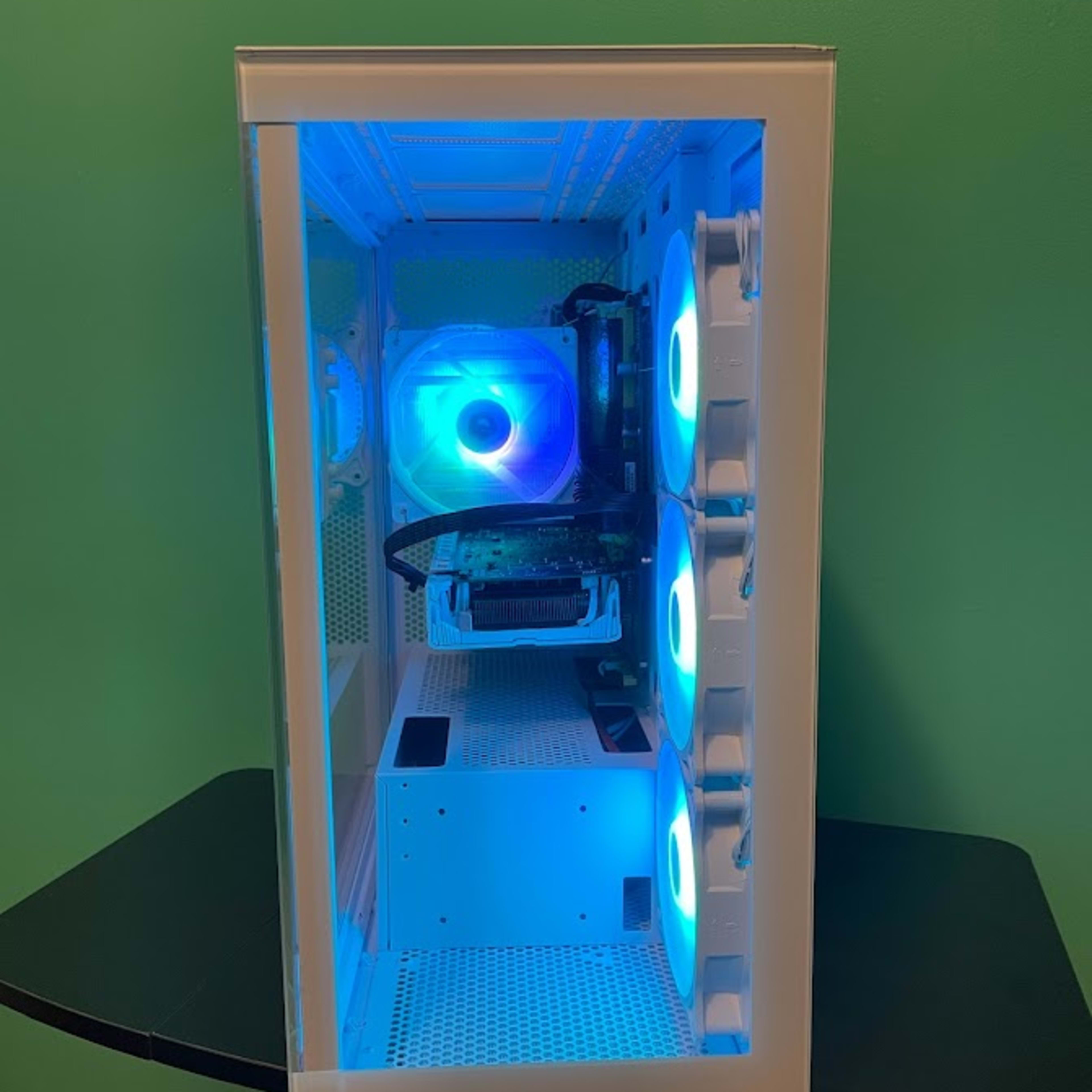 GLASSY White Gaming PC| Intel i5 / Amd RX580 / 8GB / 500GB SSD Win 10 Pro WiFi