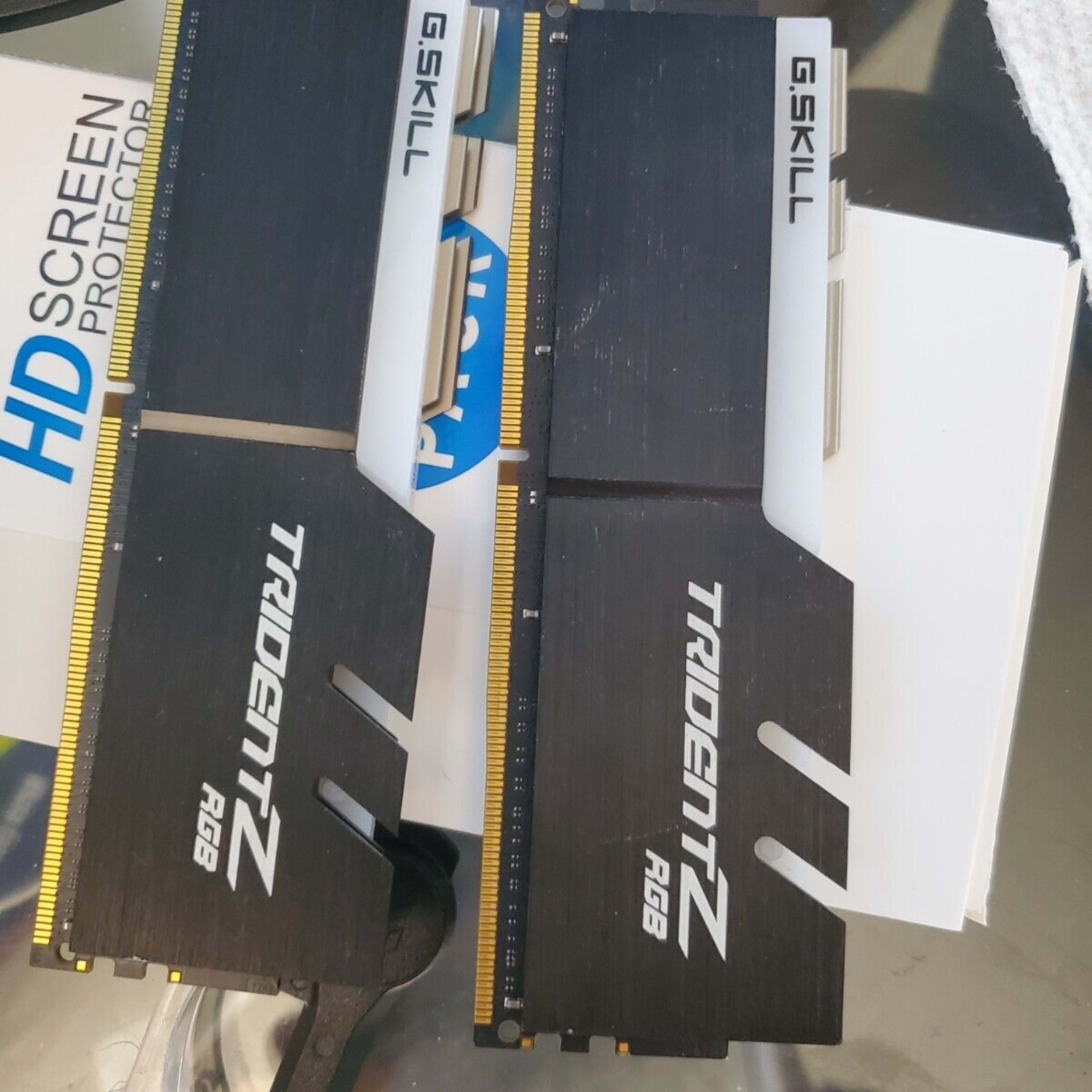 g. skill trident z rgb 32gb ddr4 3200 Cl15