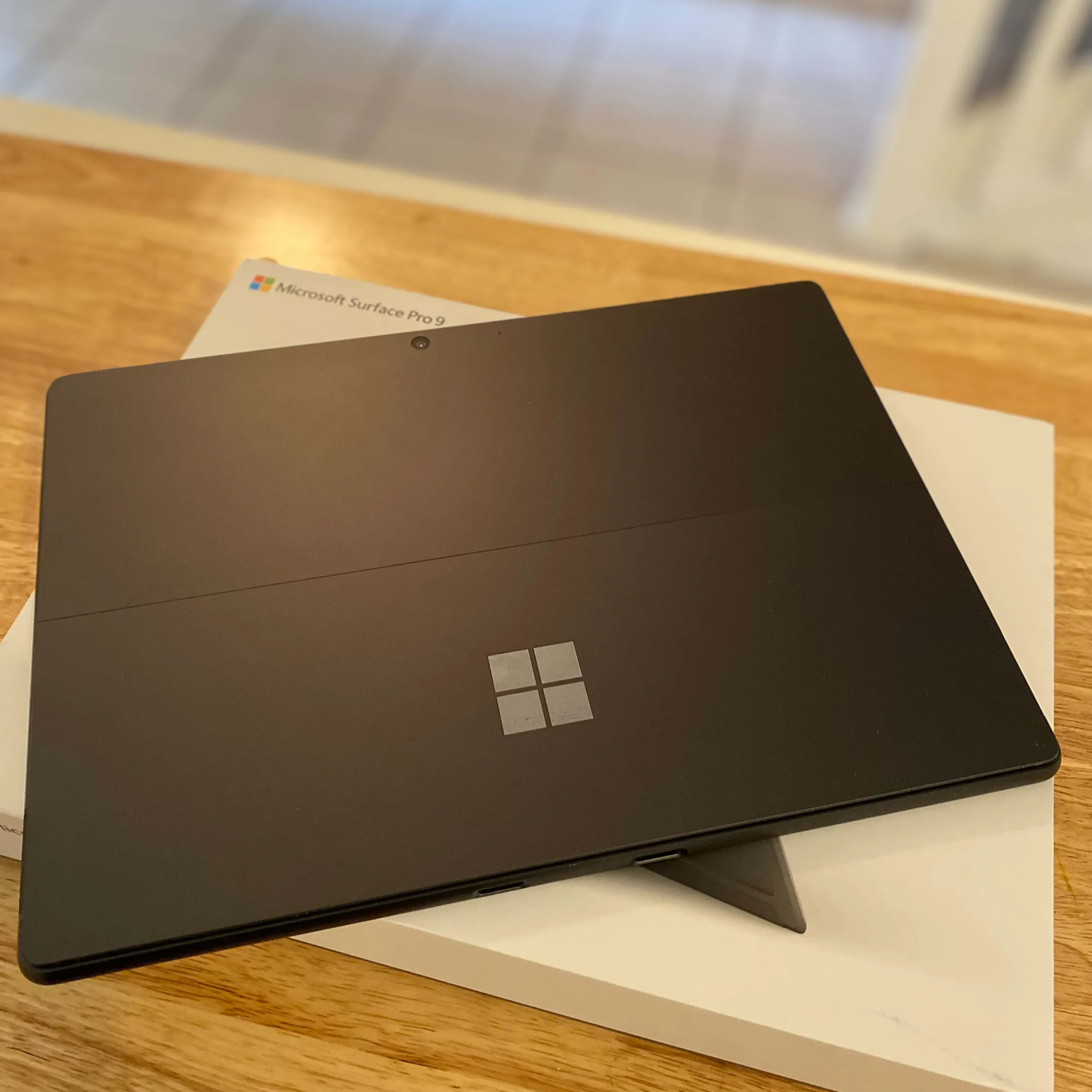 Microsoft Surface PRO 9 Model 2038 / Wi-Fi 6E connectivity / Bluetooth® Wireless 5.1 technology