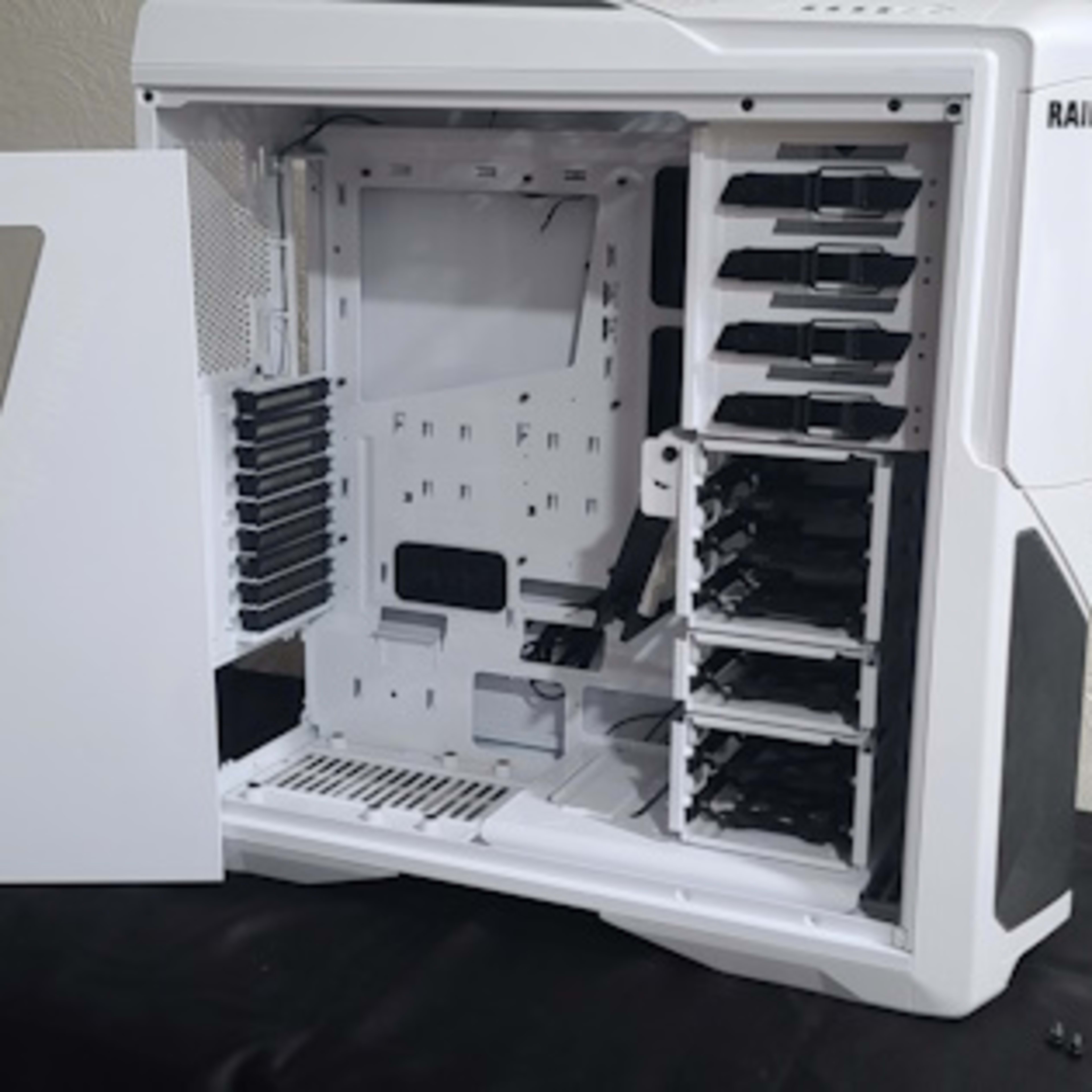 NZXT Phantom 630 Windowed Edition White Steel / Plastic ATX Full Tower Computer Case