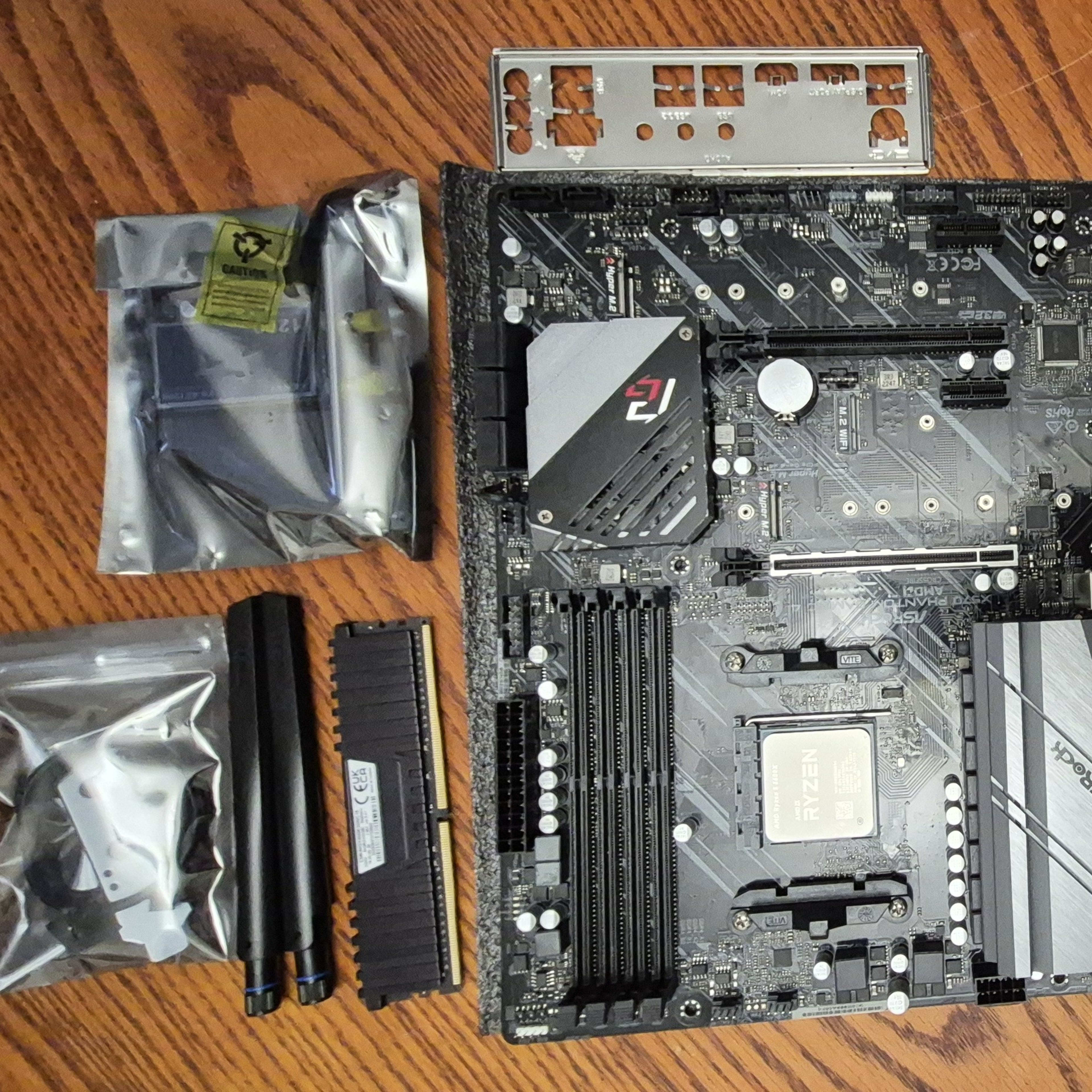Combo ASRock X570 PHANTOM GAMING 4, AMD Ryzen 5 5600X AM4 Combo ASRock X570 PHANTOM GAMING 4, AMD Ryzen 5 5600X AM4
