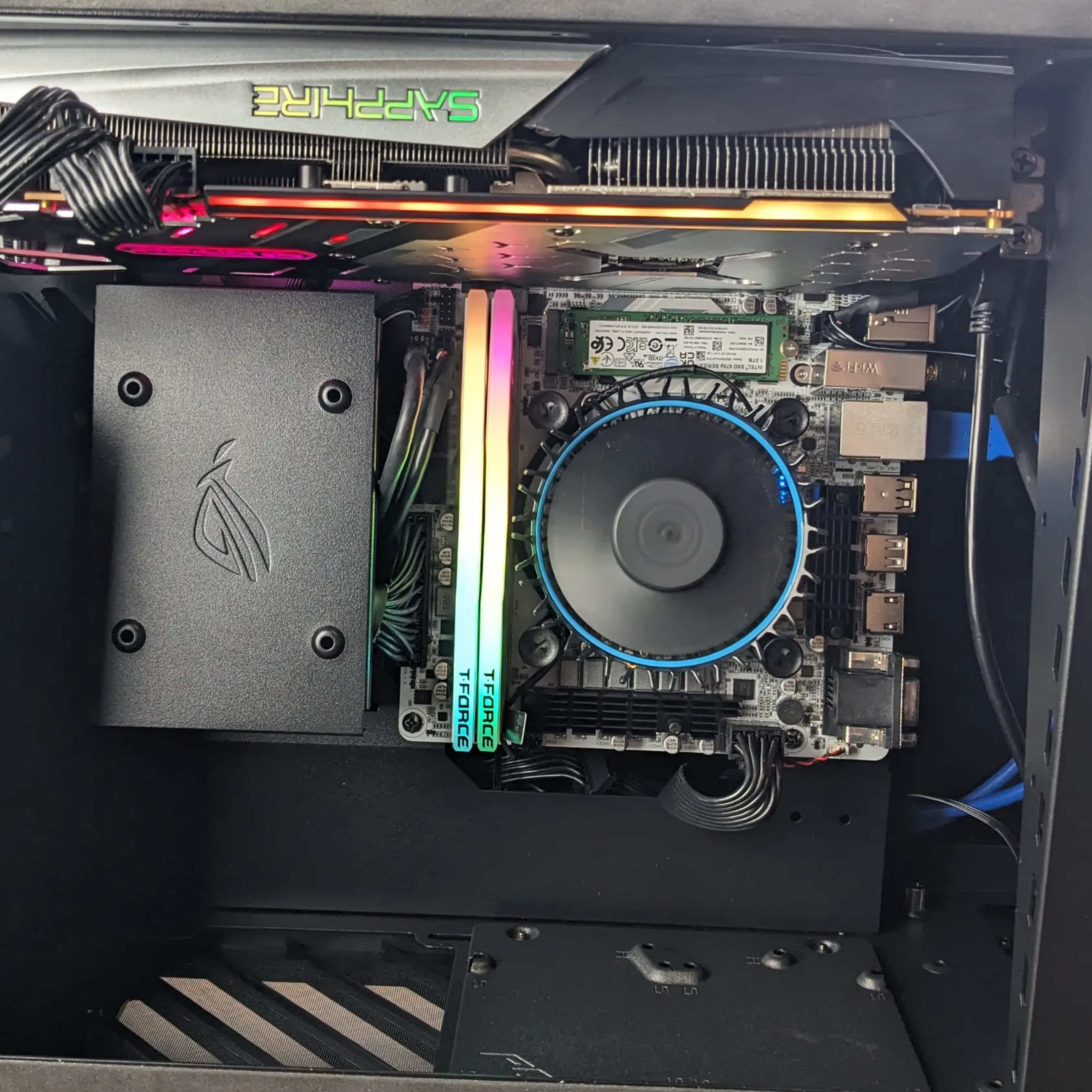 RARE CUSTOM 5700 XT 12400F 16GB DDR4 3200Mhz 1TB NVMe | Jawa RARE CUSTOM 5700 XT 12400F 16GB DDR4 3200Mhz 1TB NVMe | Jawa