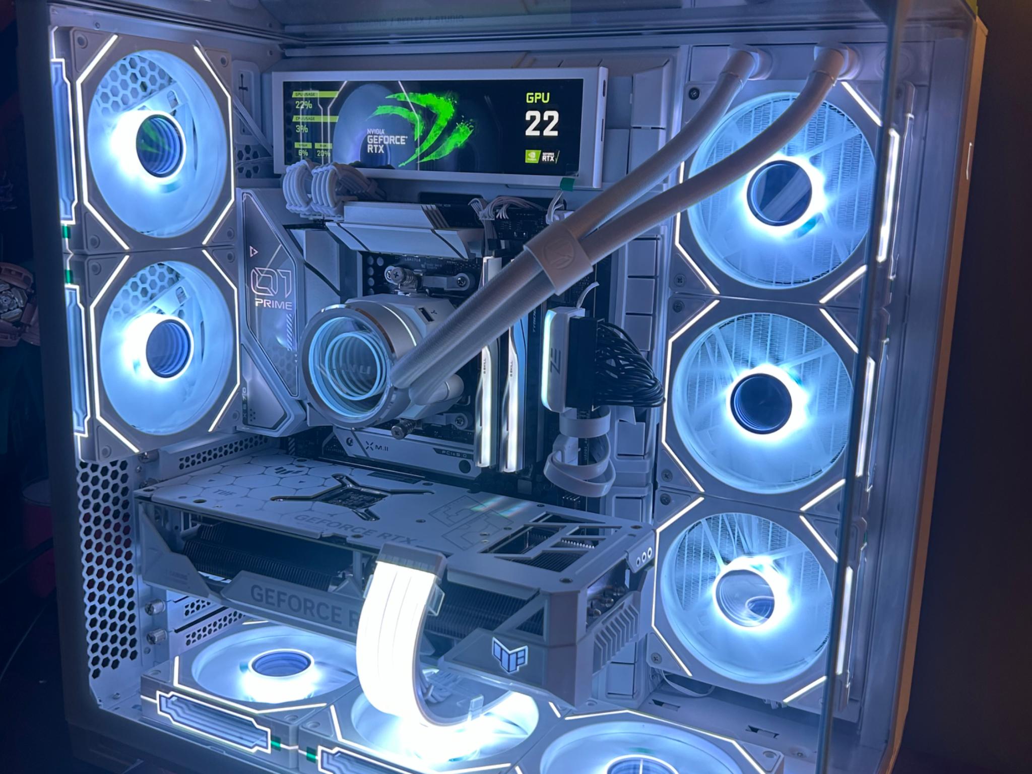 4070 ti super, 7900x, 32GB ram, 2TB Nvme, lian li all white
