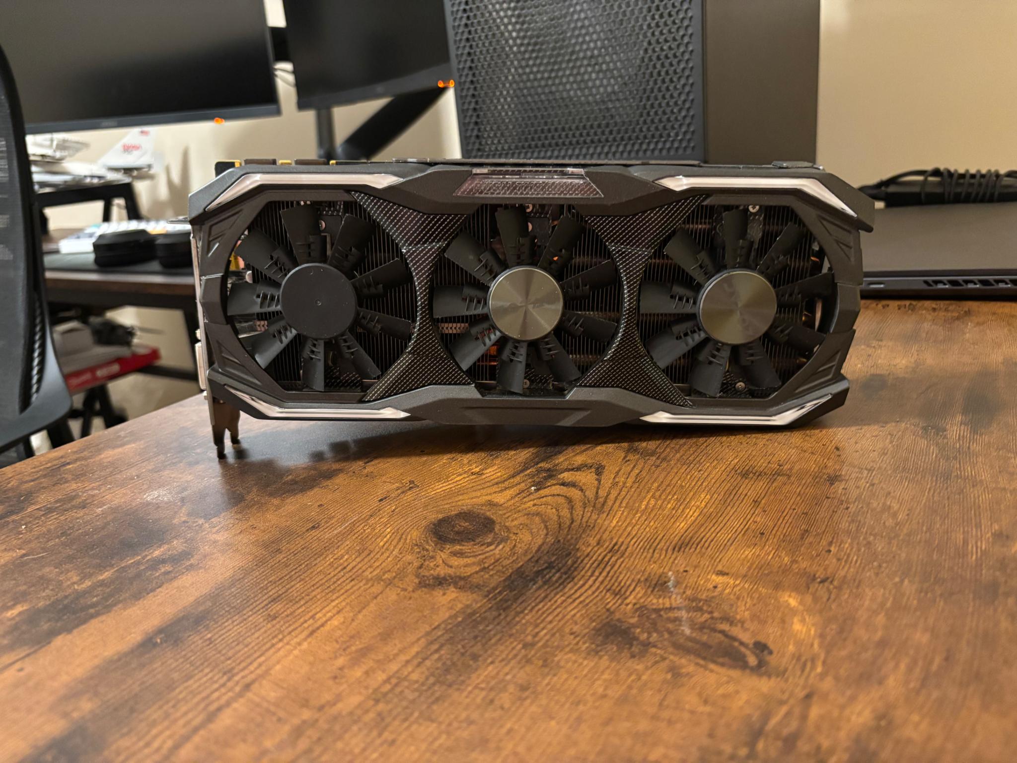 Zotac GTX 1070 ti AMP extreme edition | Jawa