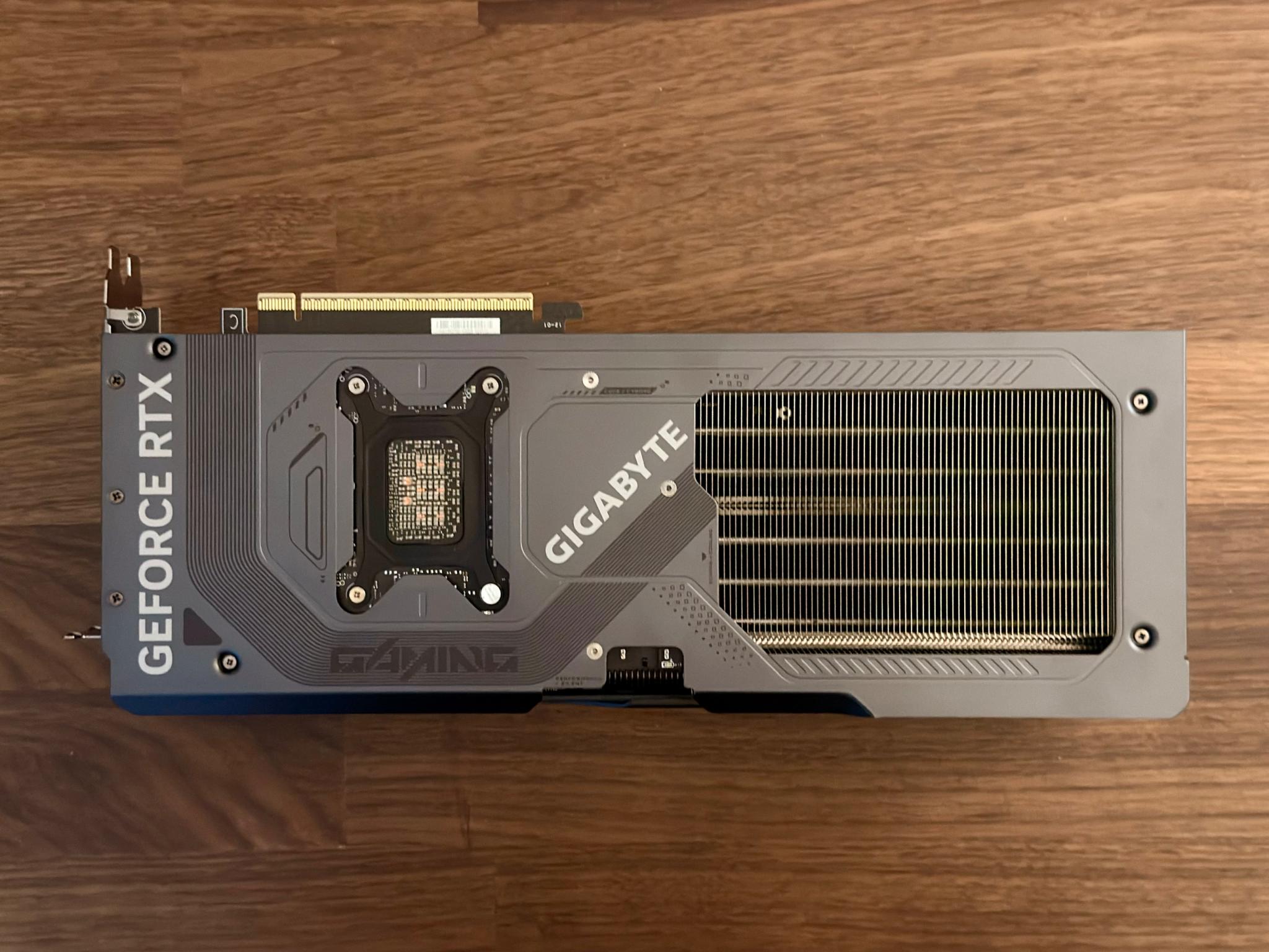 美品 GIGABYTE RTX 5070 12GB GAMING OC GeForce RTX™ 5070 GAMING OC 12G Key Features | Graphics Card