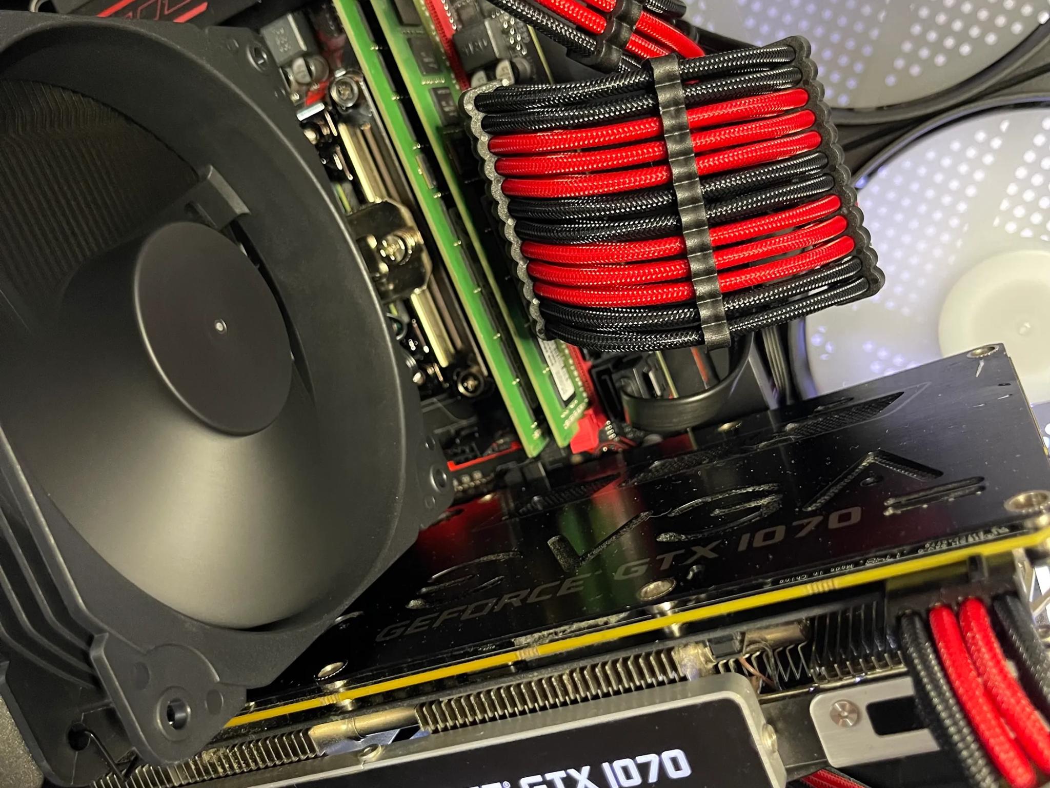 Red & Black 14C/28T Gaming PC (E5-2680 V4, 32GB RAM, GTX
