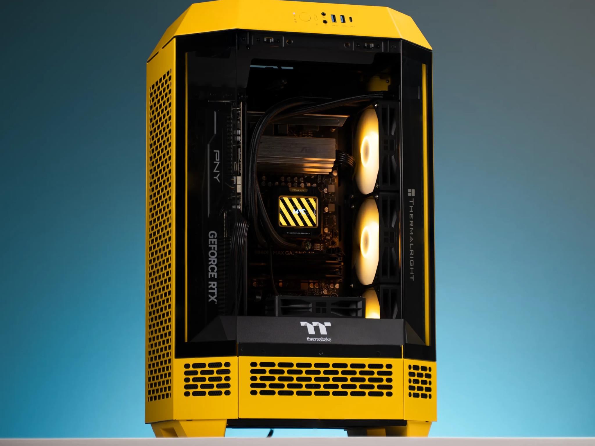 B3Form” RTX 5070 Ti Ryzen 7 9700X 2TB 32GB Windows 11