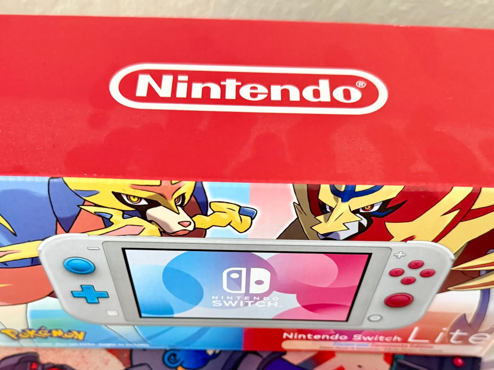 Nintendo Switch Lite Pokemon Zacian Zamazenta Edition