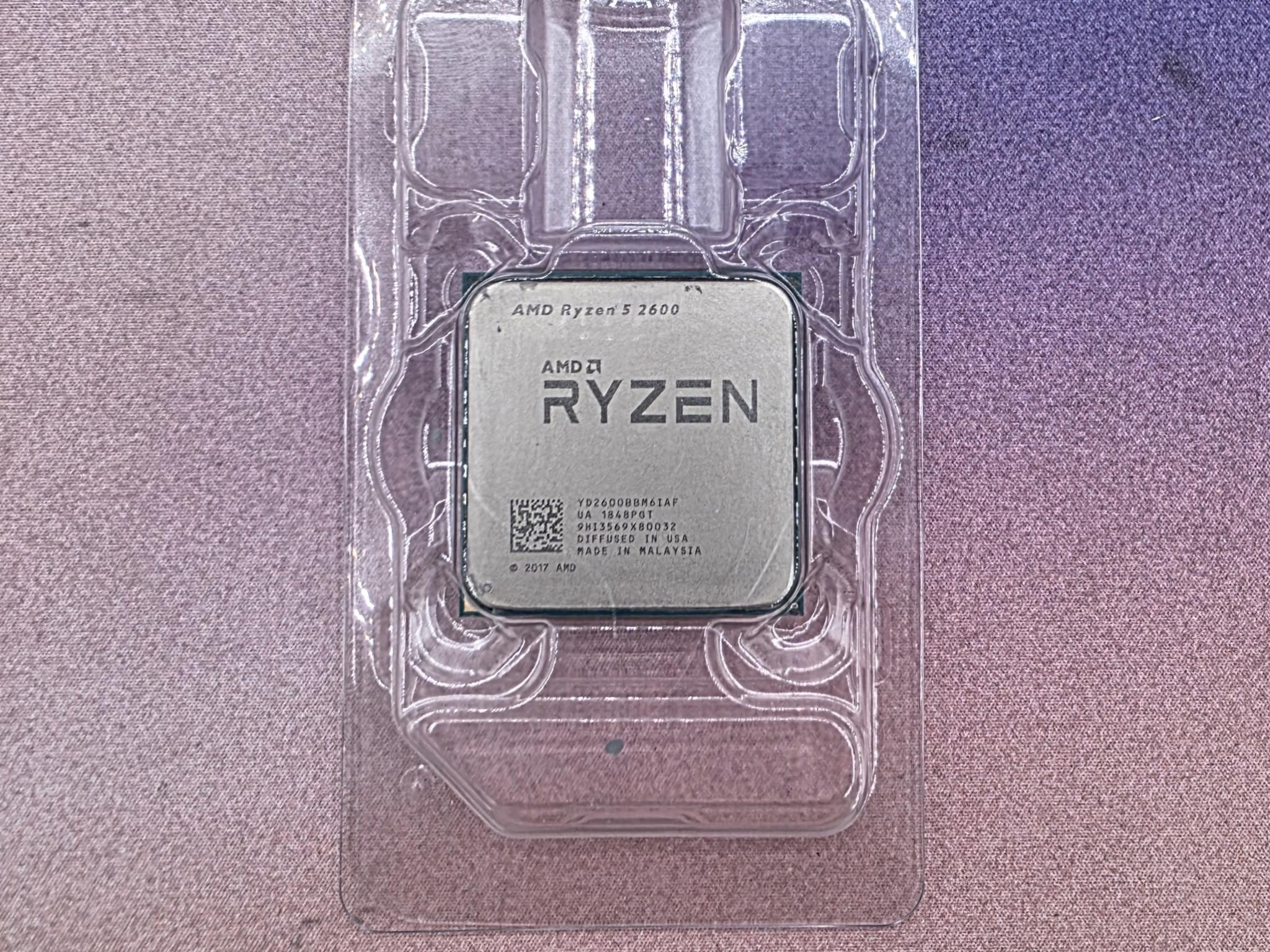 Ryzen5 2600X CPUのみ Amazon.com: AMD Ryzen 5 2600X Processor with Wraith Spire