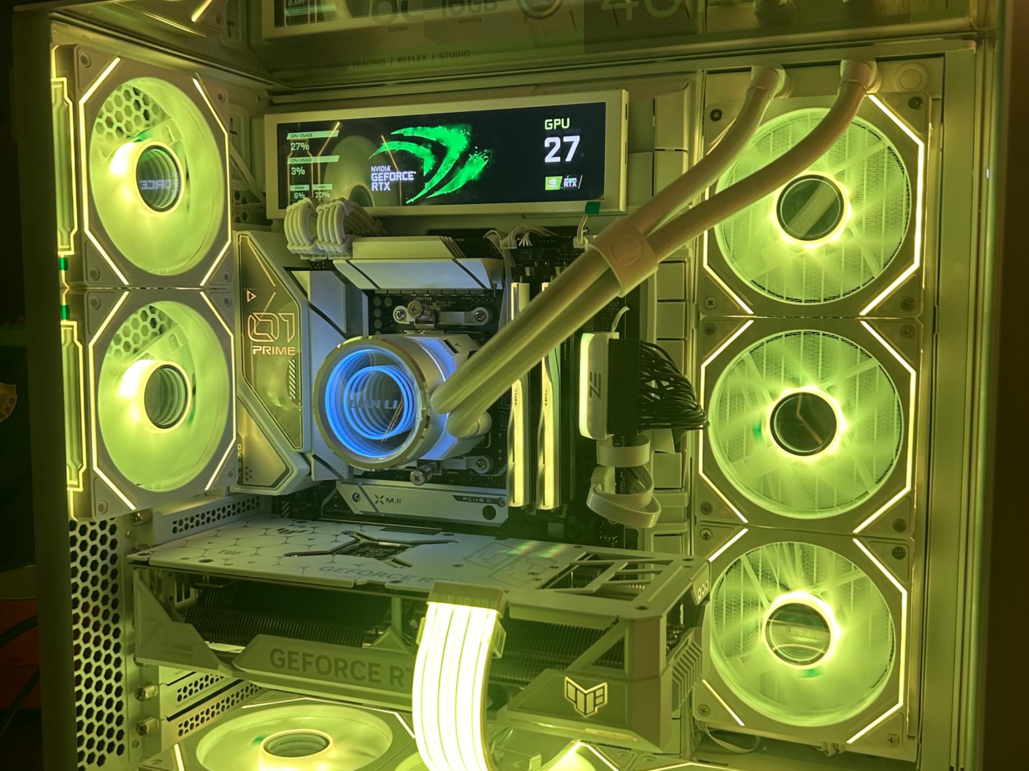 PCケース(自作PC用) 4070ti SUPER all white build I built a completely white, compact, and extremely powerful