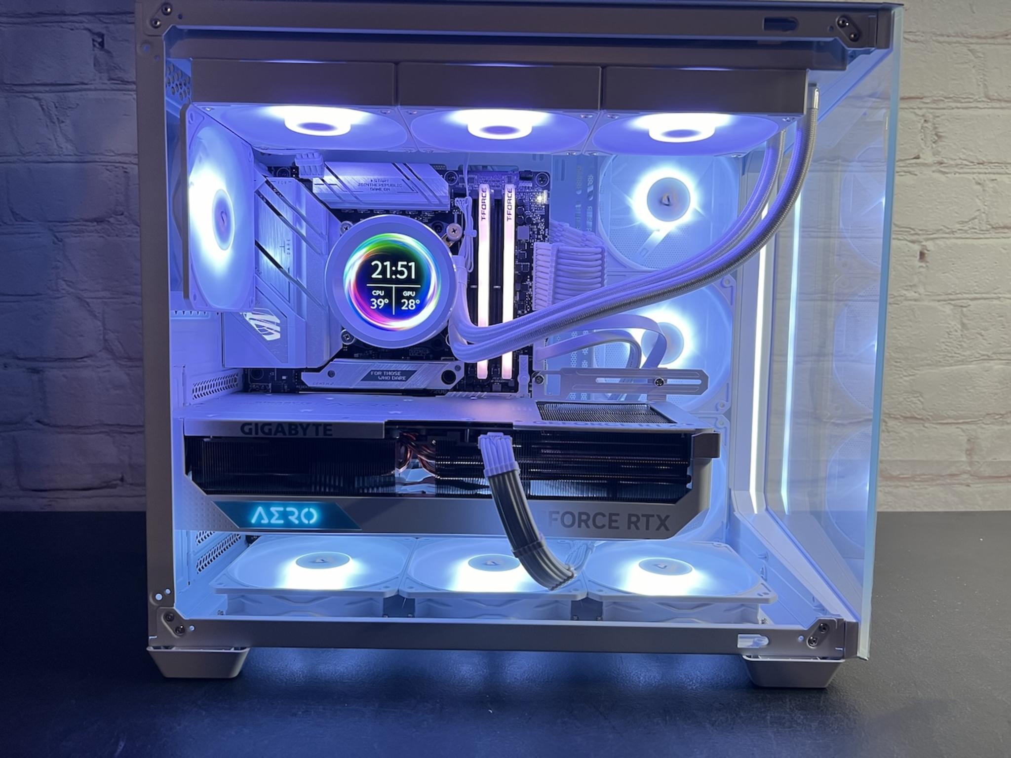 RTX 4080 Super Aero Ryzen 7 7800X3D 32GB DDR5 RAM 2TB M.2